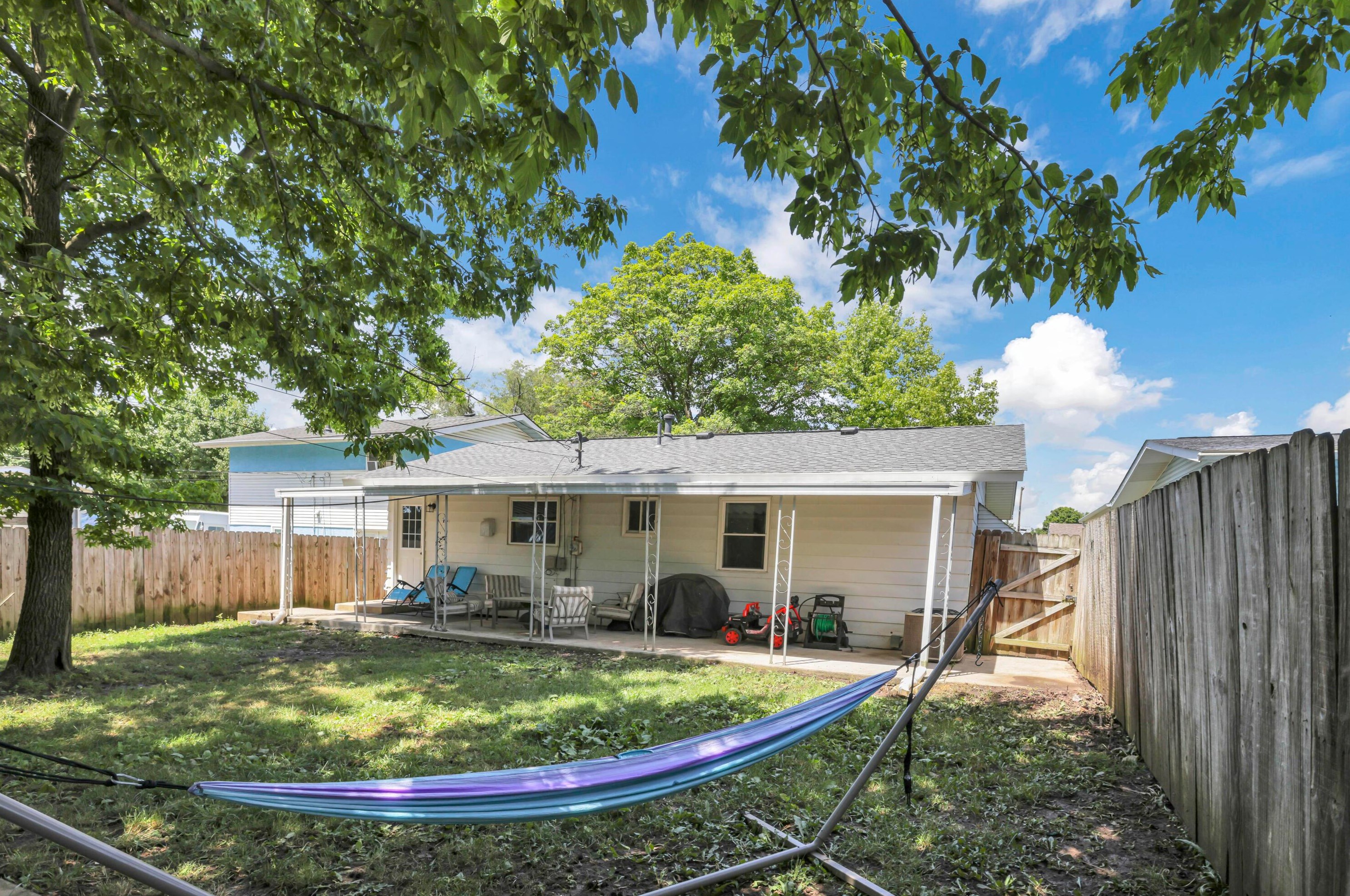 112 Fernhill Ave, Columbus OH 43228-1726 exterior