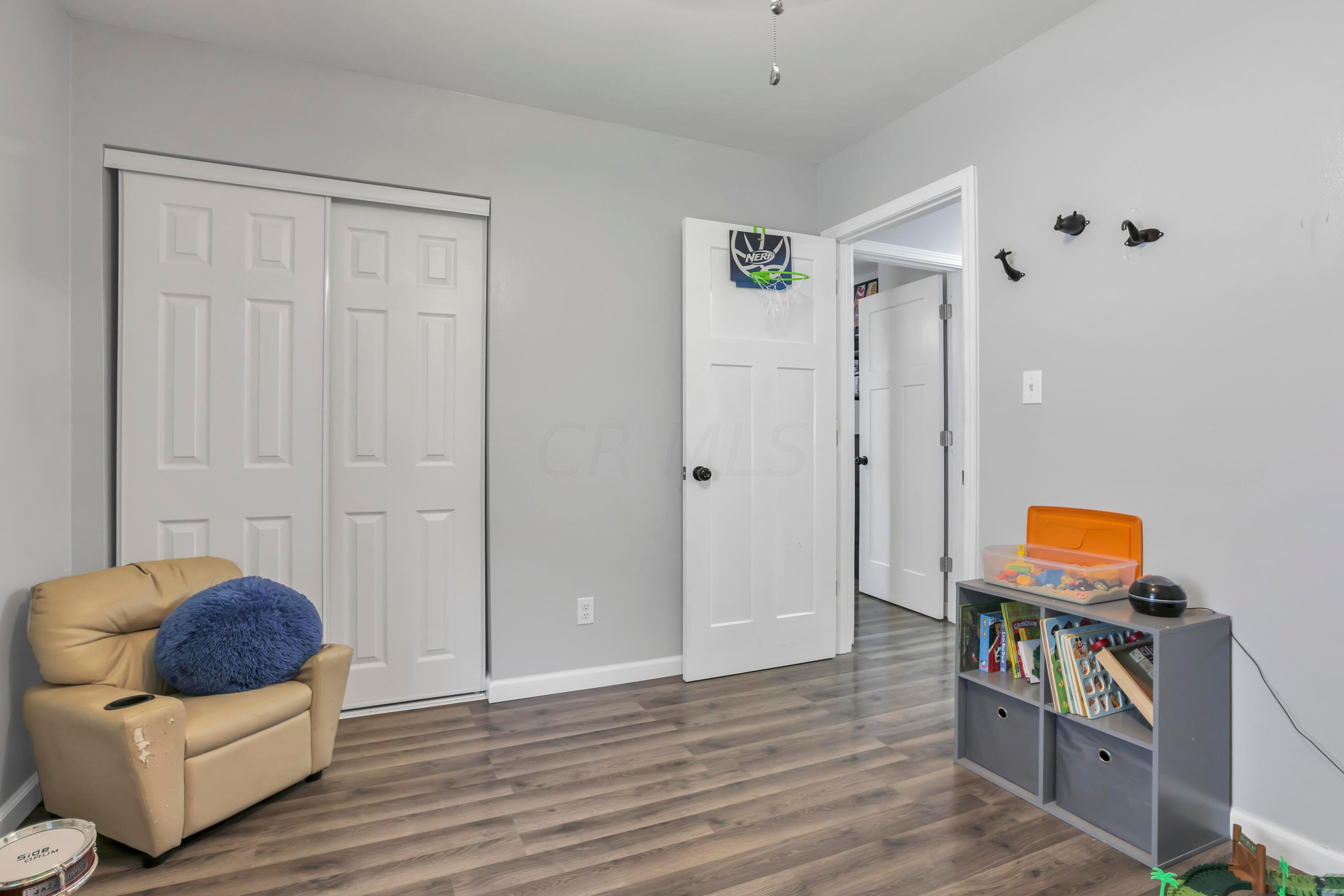 112 Fernhill Ave, Columbus OH 43228-1726 exterior