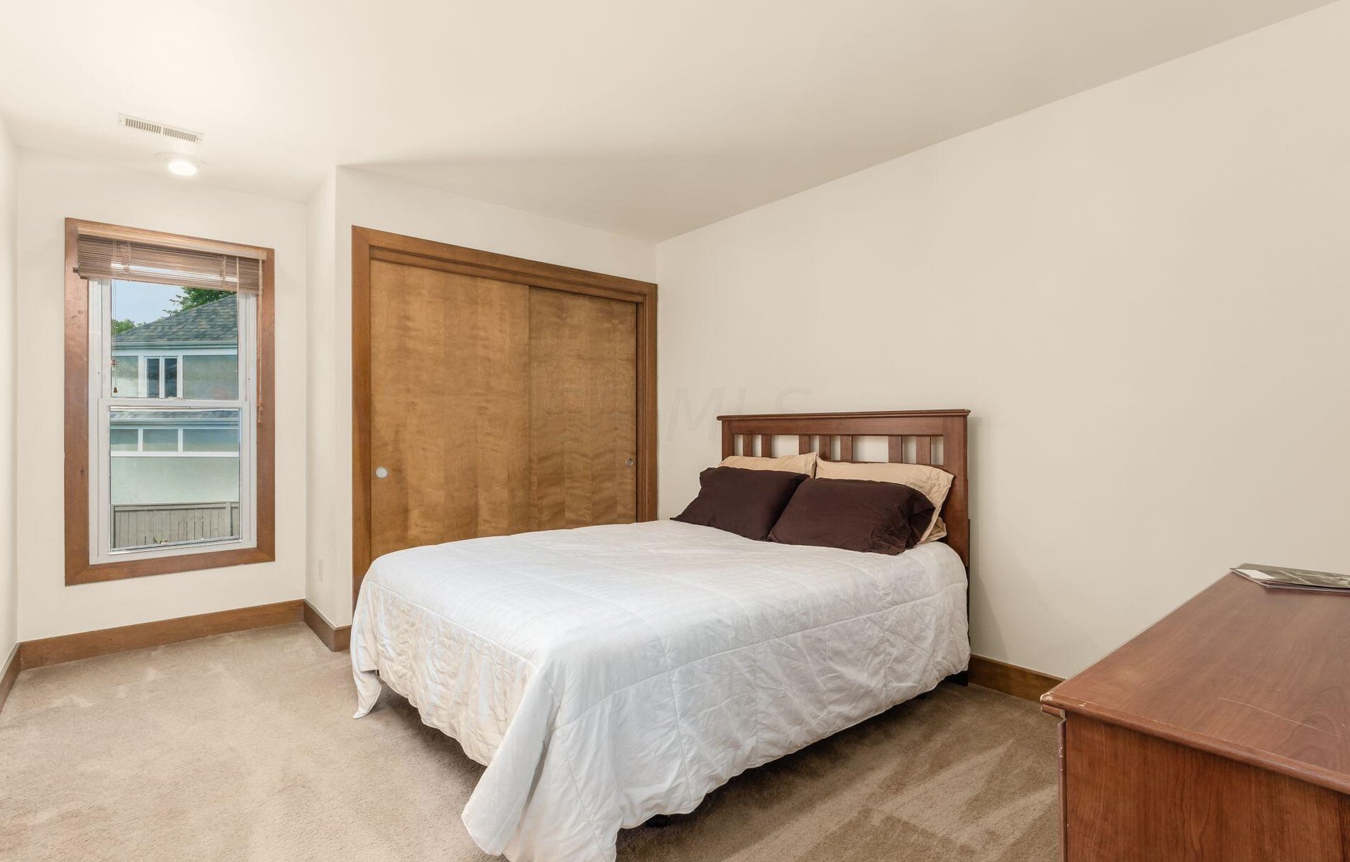 872 Pipestone Dr, Columbus OH 43235-1752 exterior