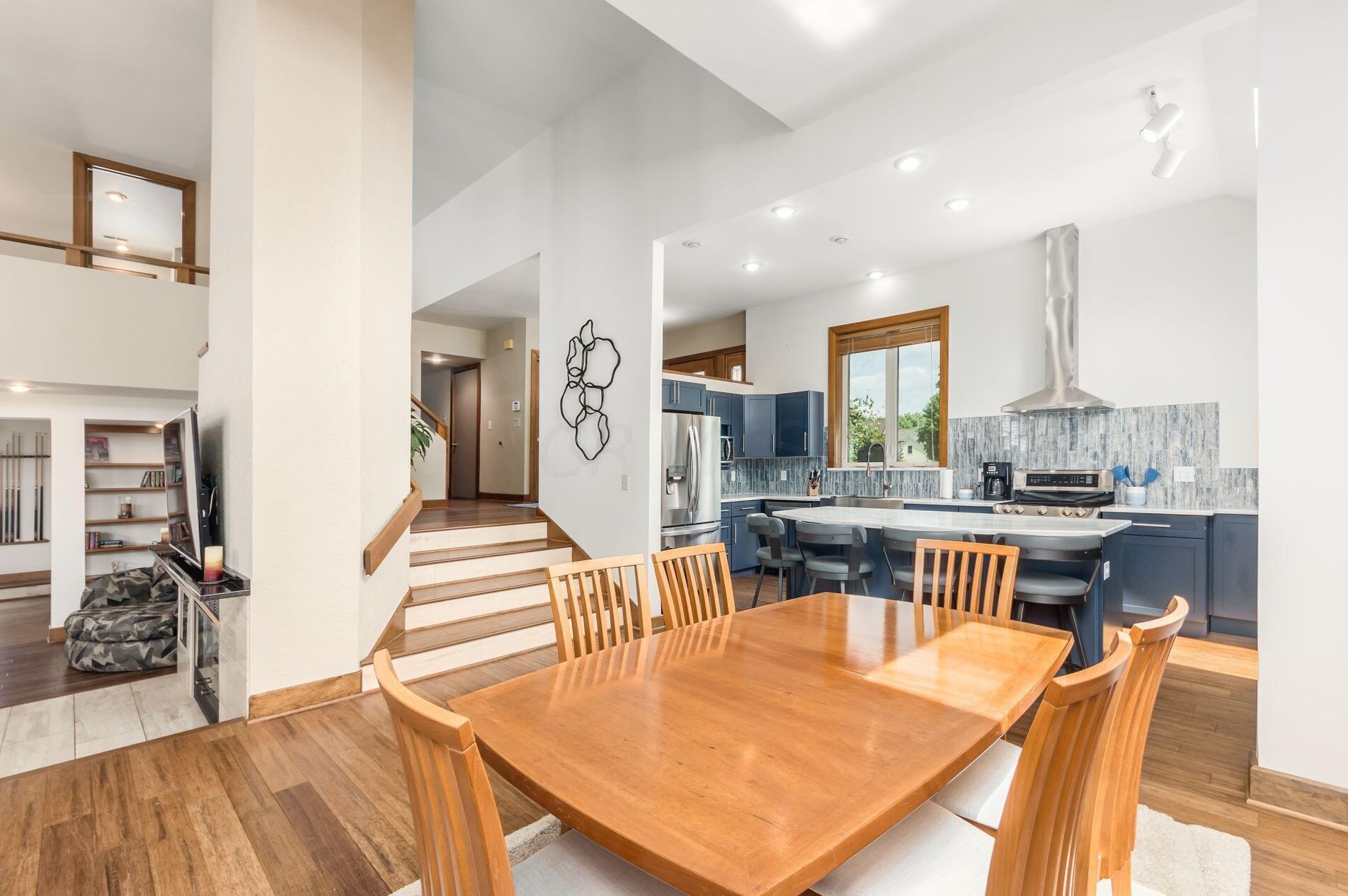 872 Pipestone Dr, Columbus OH 43235-1752 exterior