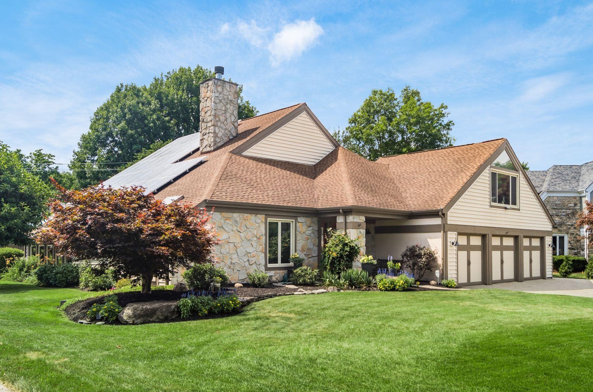 872 Pipestone Dr, Columbus OH 43235-1752 exterior