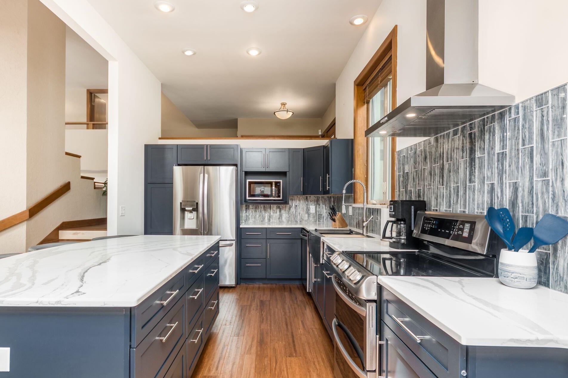 872 Pipestone Dr, Columbus OH 43235-1752 exterior