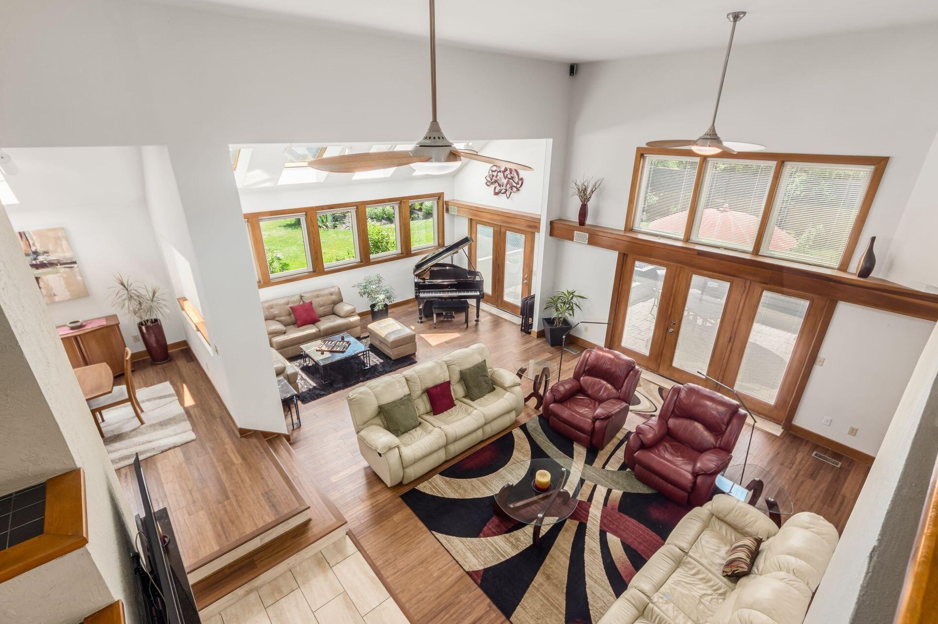 872 Pipestone Dr, Columbus OH 43235-1752 exterior