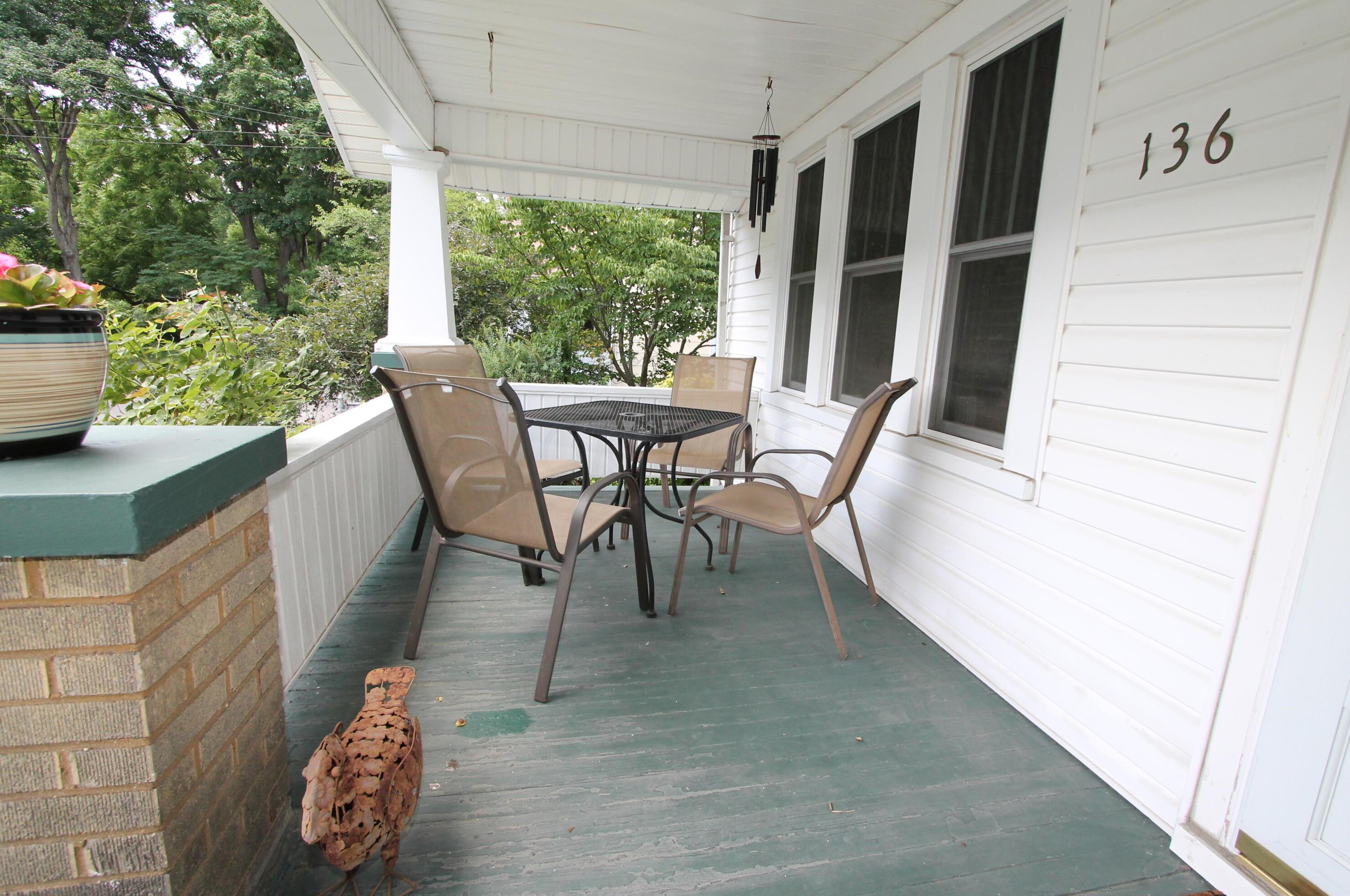 136 Longview Ave, Columbus, OH 43202-1236
