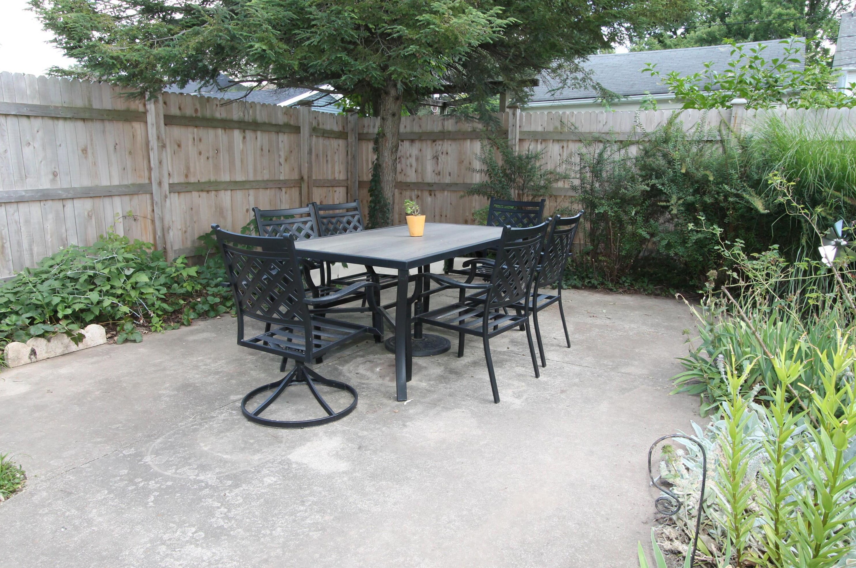 136 Longview Ave, Columbus OH 43224-3922 exterior