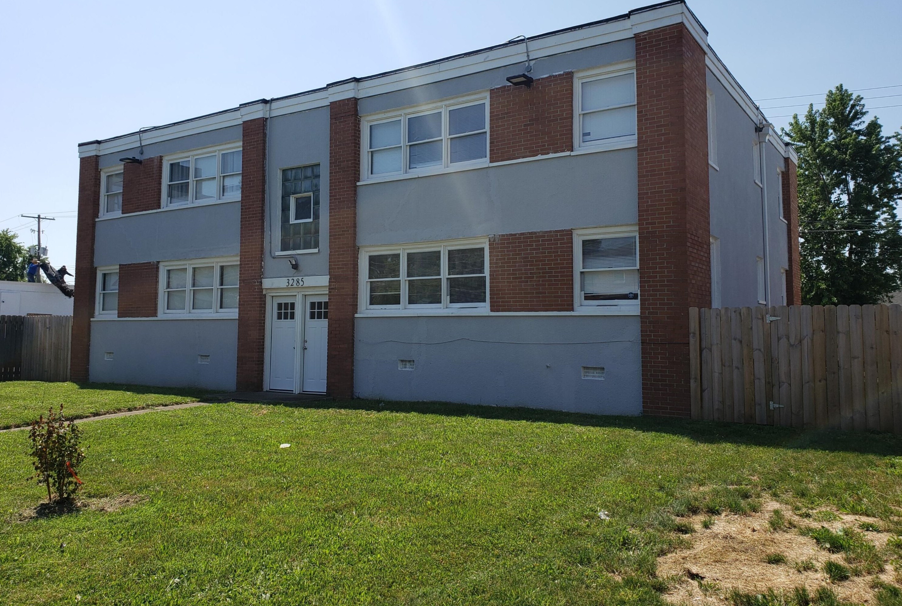 3285 Sullivant Ave, Columbus, OH 43204-1843