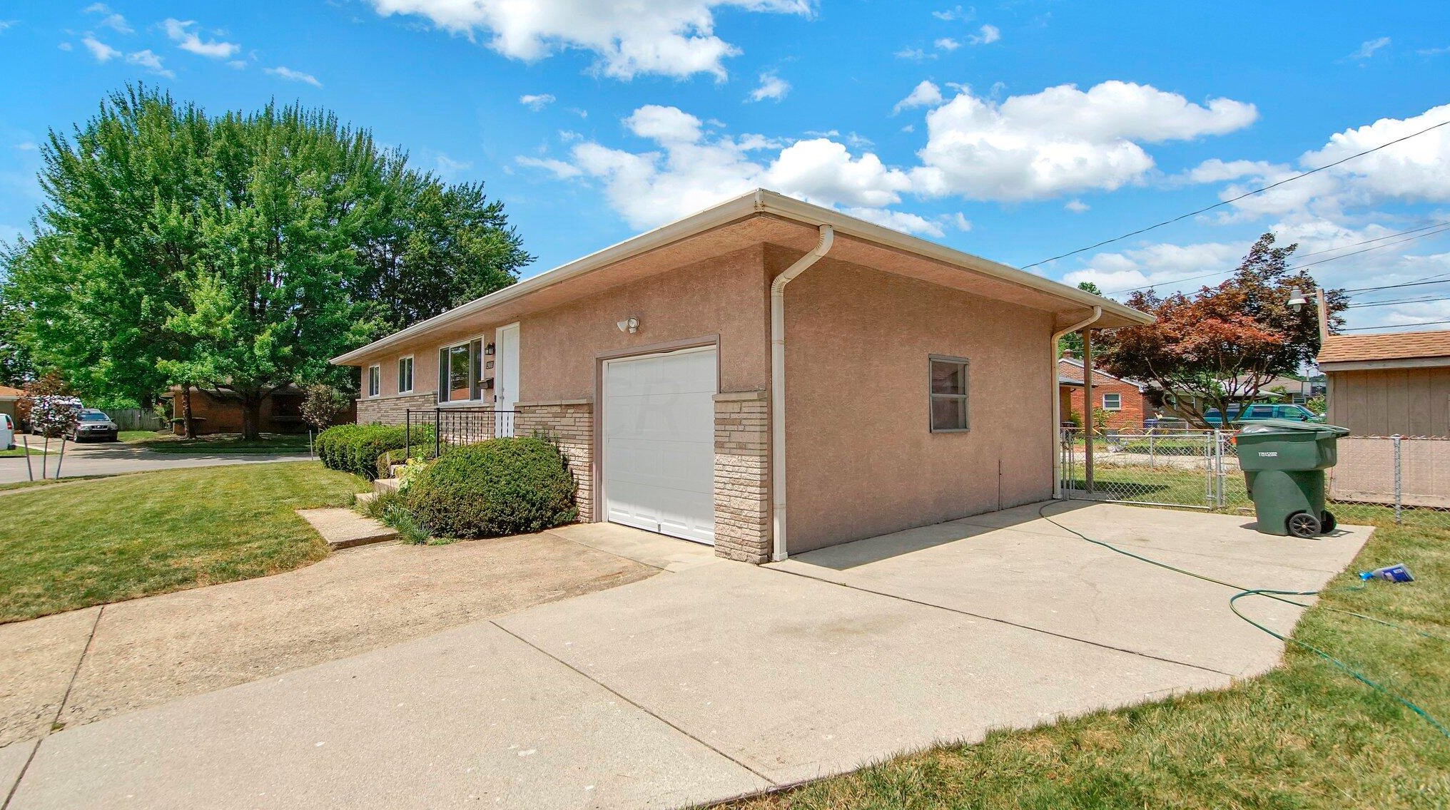 4200 Colby Ave, Columbus OH 43227-2028 exterior