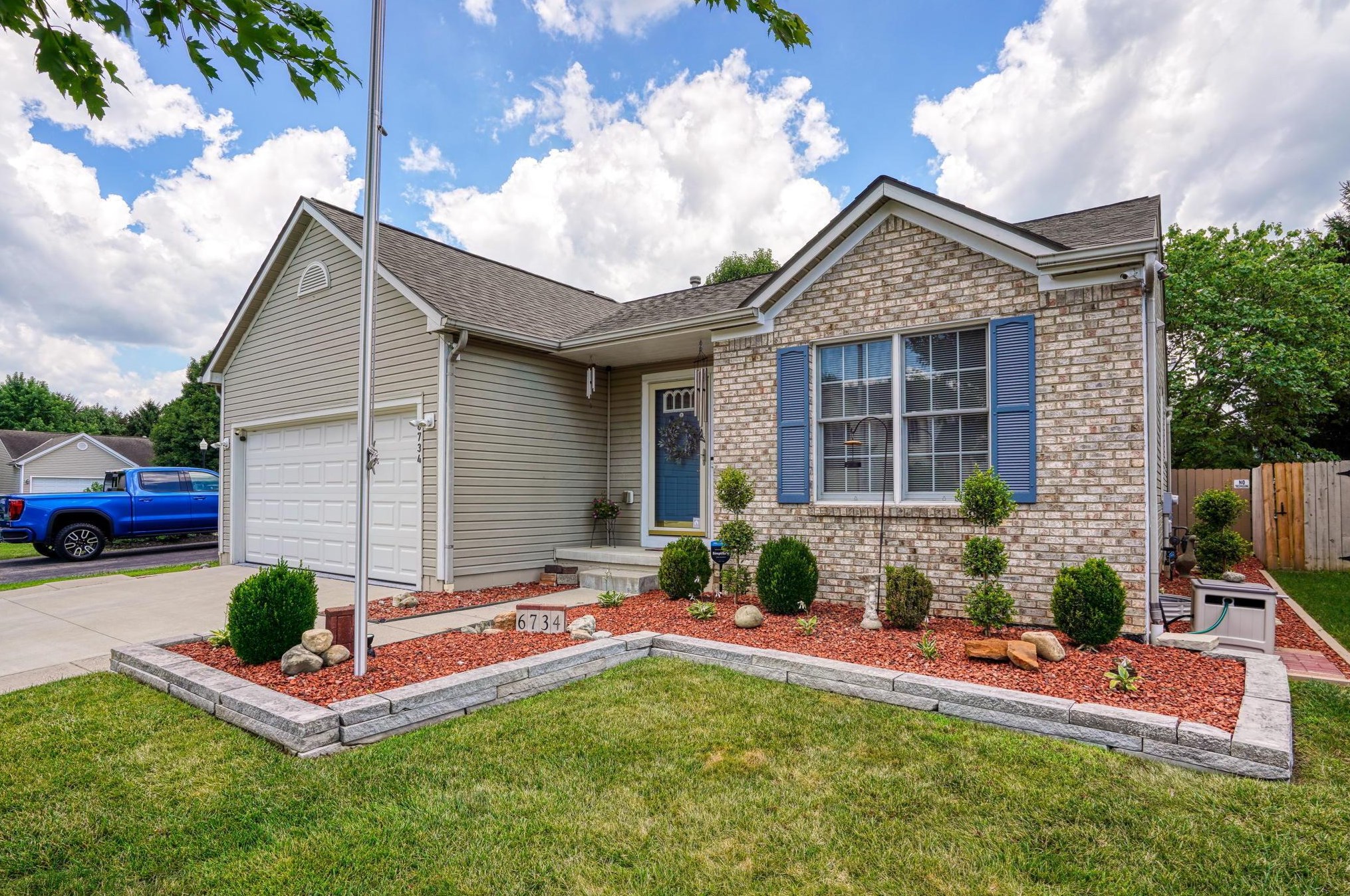 6734 Laburnum Dr, Cnl Wnchstr, OH 43110-8595