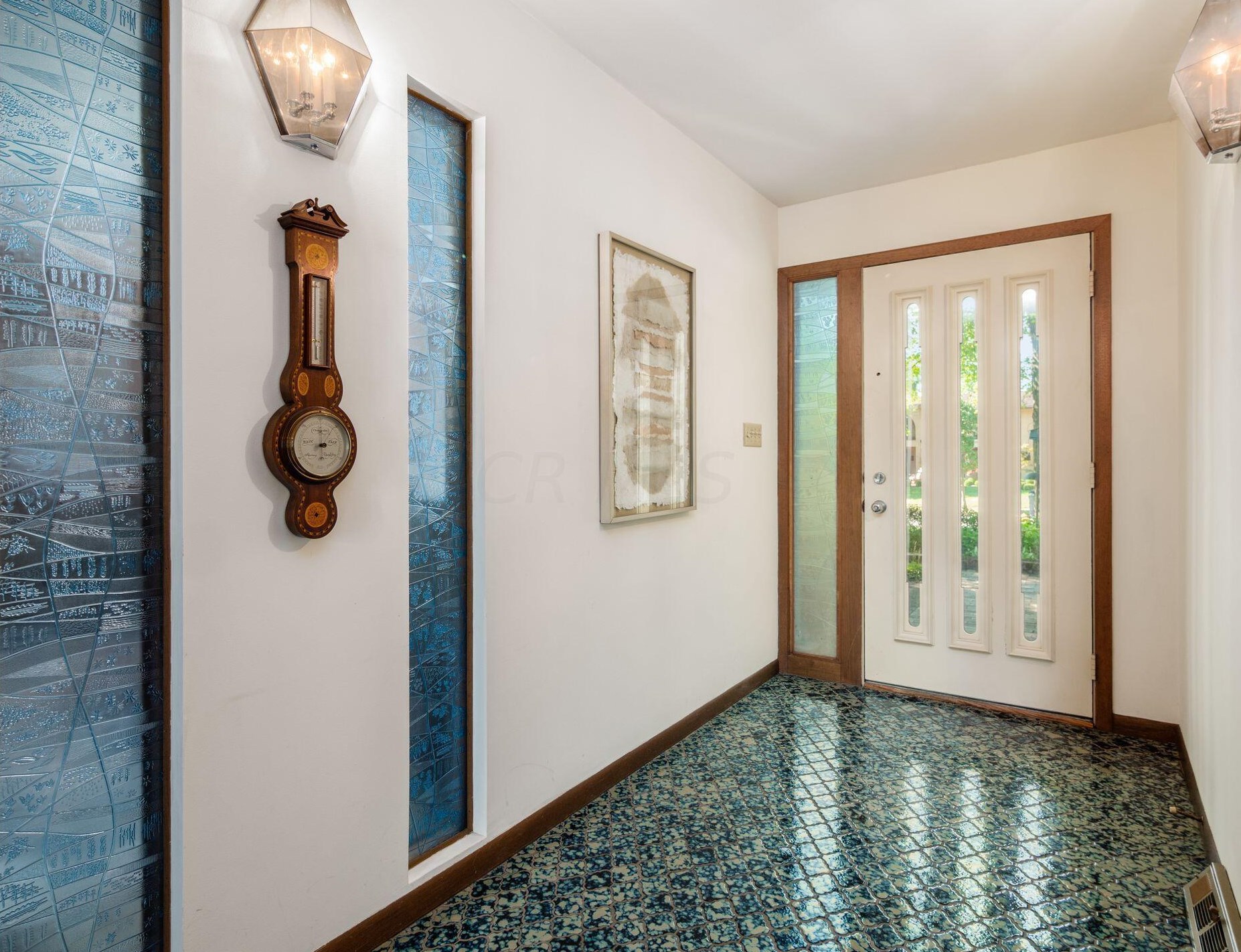 1316 Norwell Dr, Columbus OH 43220-3956 exterior