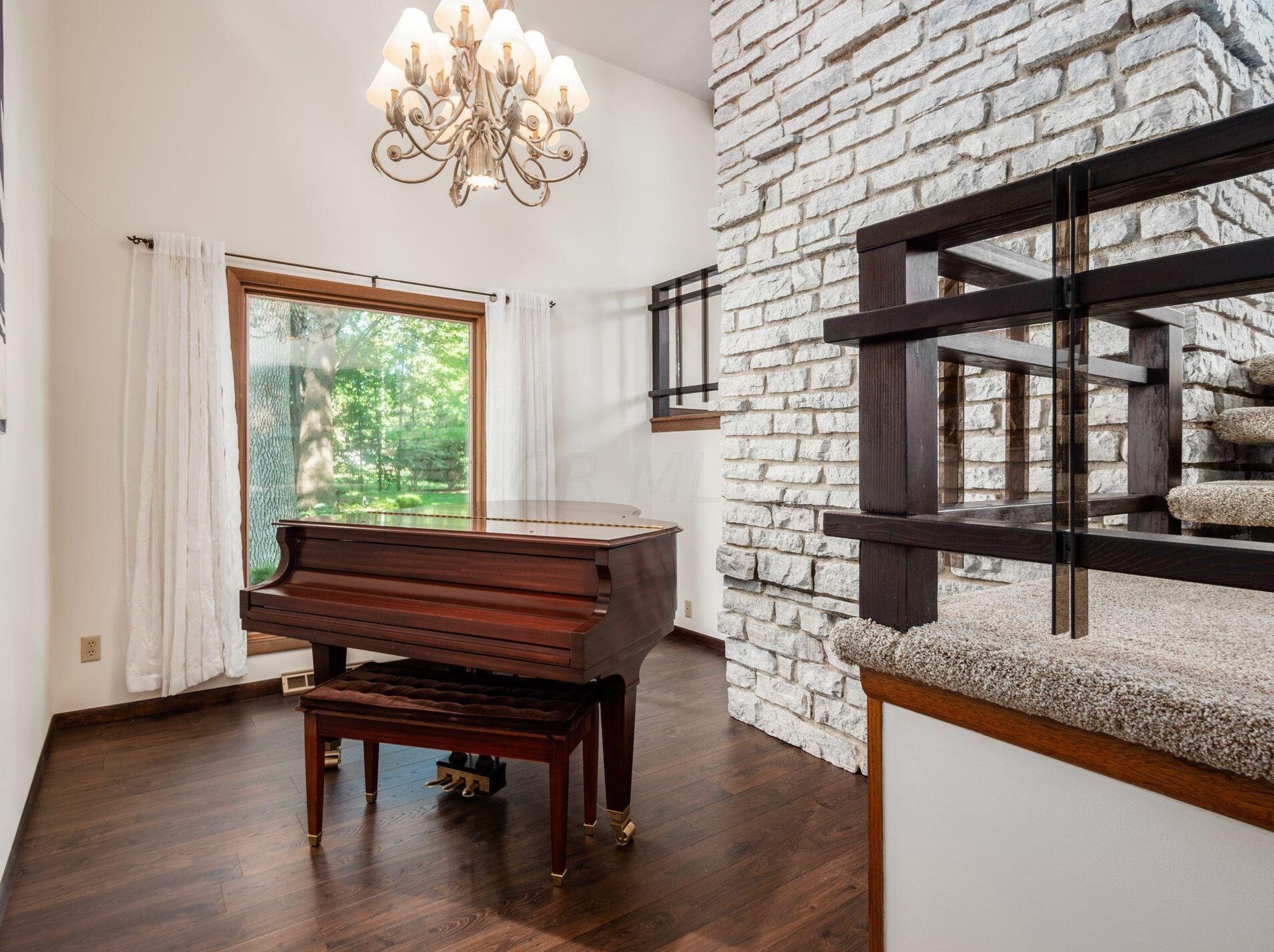 1316 Norwell Dr, Columbus OH 43220-3956 exterior