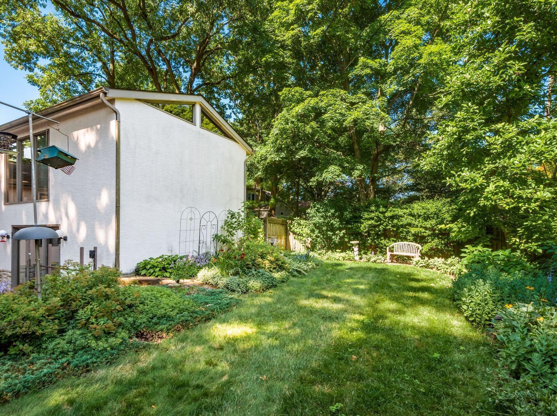 1316 Norwell Dr, Columbus OH 43220-3956 exterior