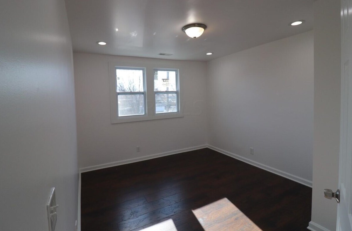 2430 Steele Ave, Columbus OH 43204-3728 exterior