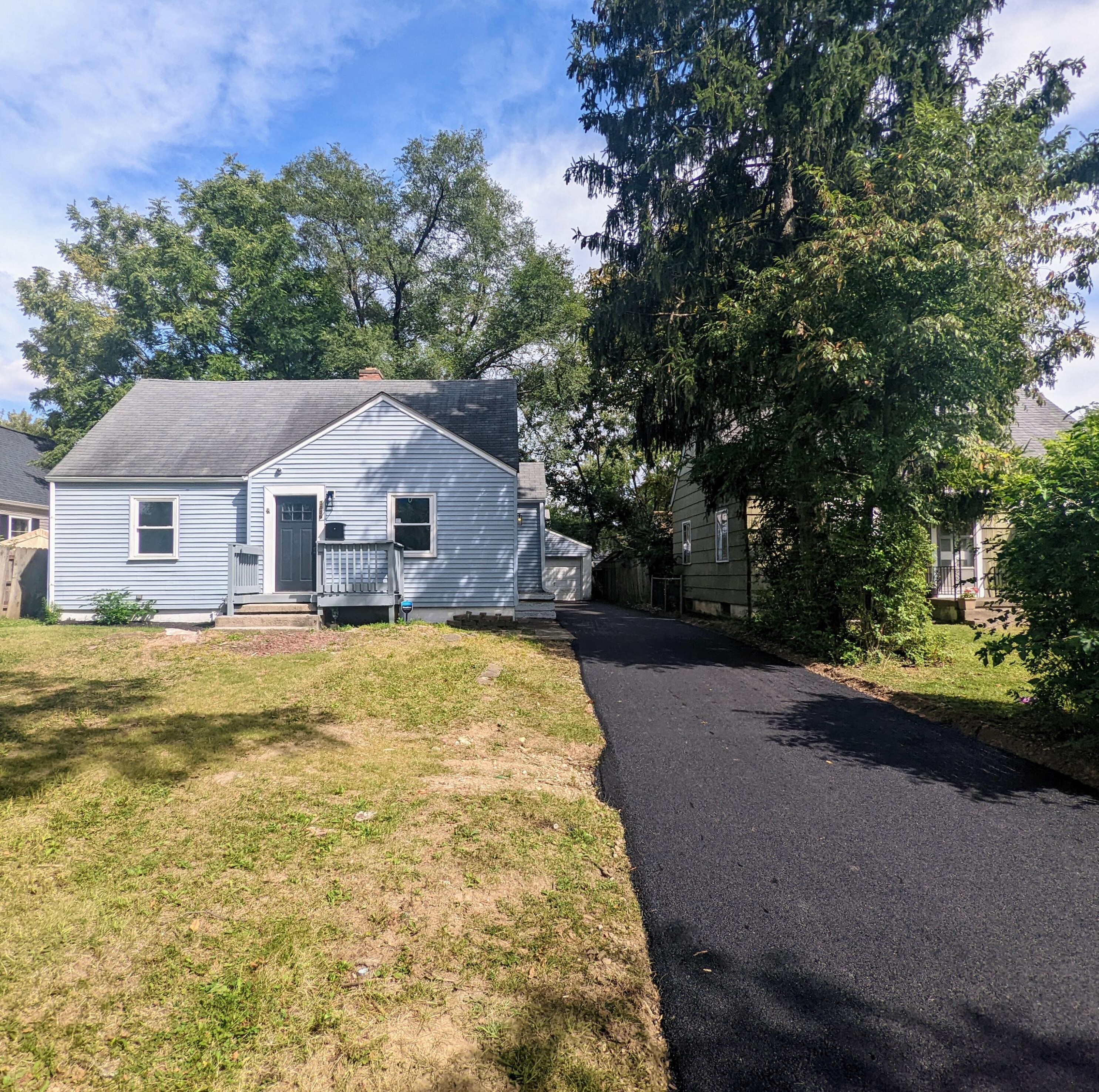 3086 Karl Rd, Columbus OH  43224-4126 exterior