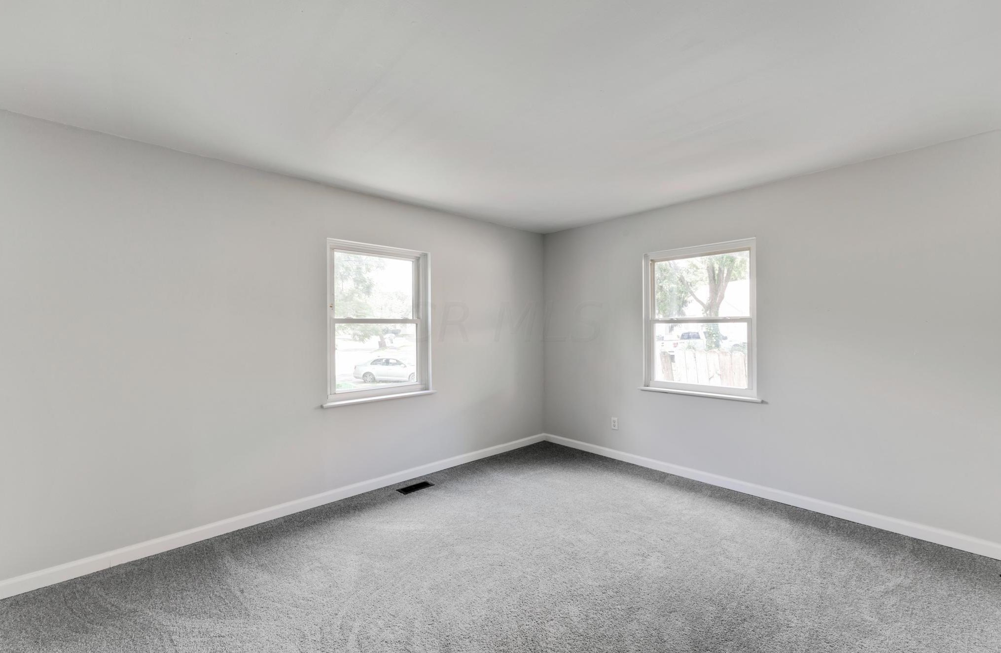 3086 Karl Rd, Columbus OH  43224-4126 exterior