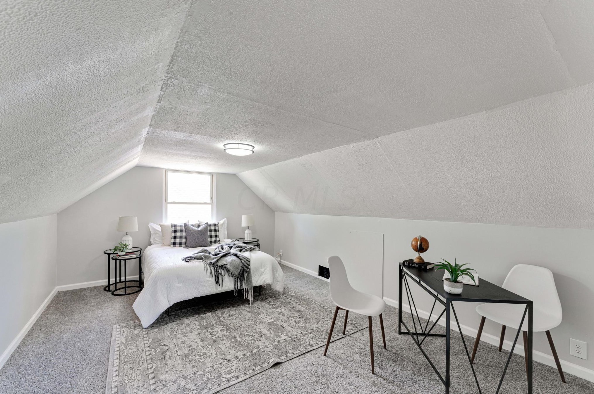 3086 Karl Rd, Columbus OH  43224-4126 exterior