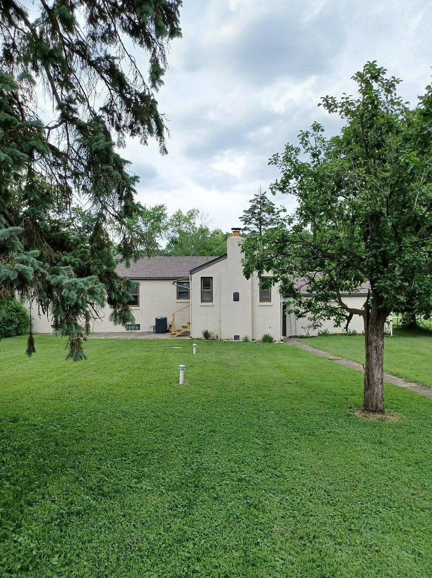 1359 Cooke Rd, Columbus OH 43214-3111 exterior