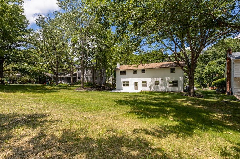 1025 Blind Brook Dr, Columbus OH  43235-1200 exterior