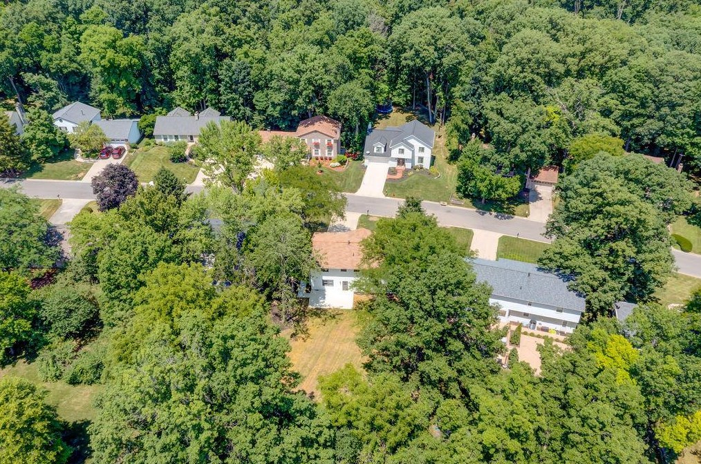 1025 Blind Brook Dr, Columbus OH  43235-1200 exterior