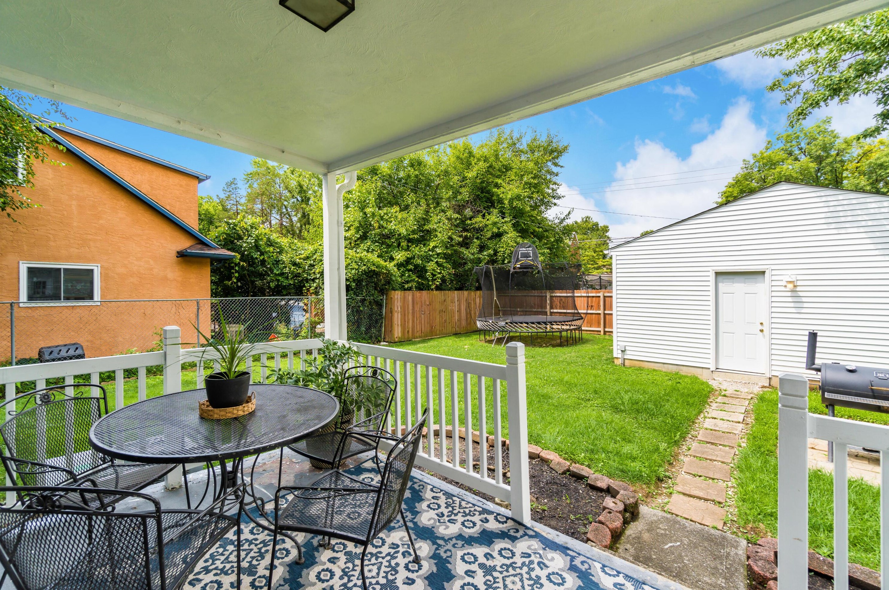 495 Brookside Dr, Columbus OH 43209-2222 exterior