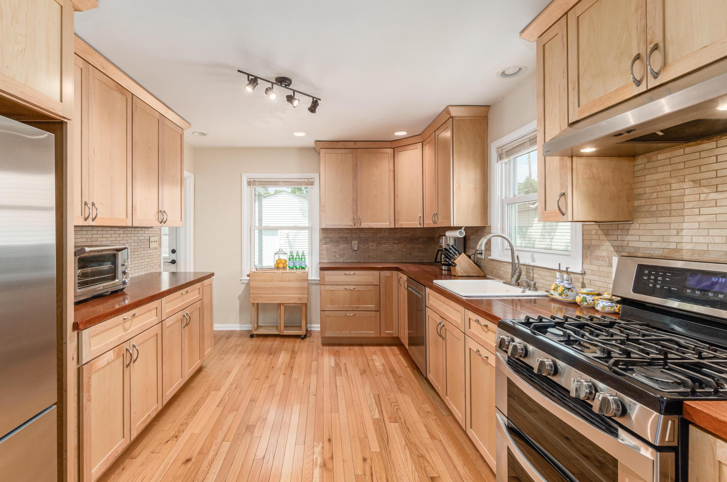 495 Brookside Dr, Columbus OH 43209-2222 exterior