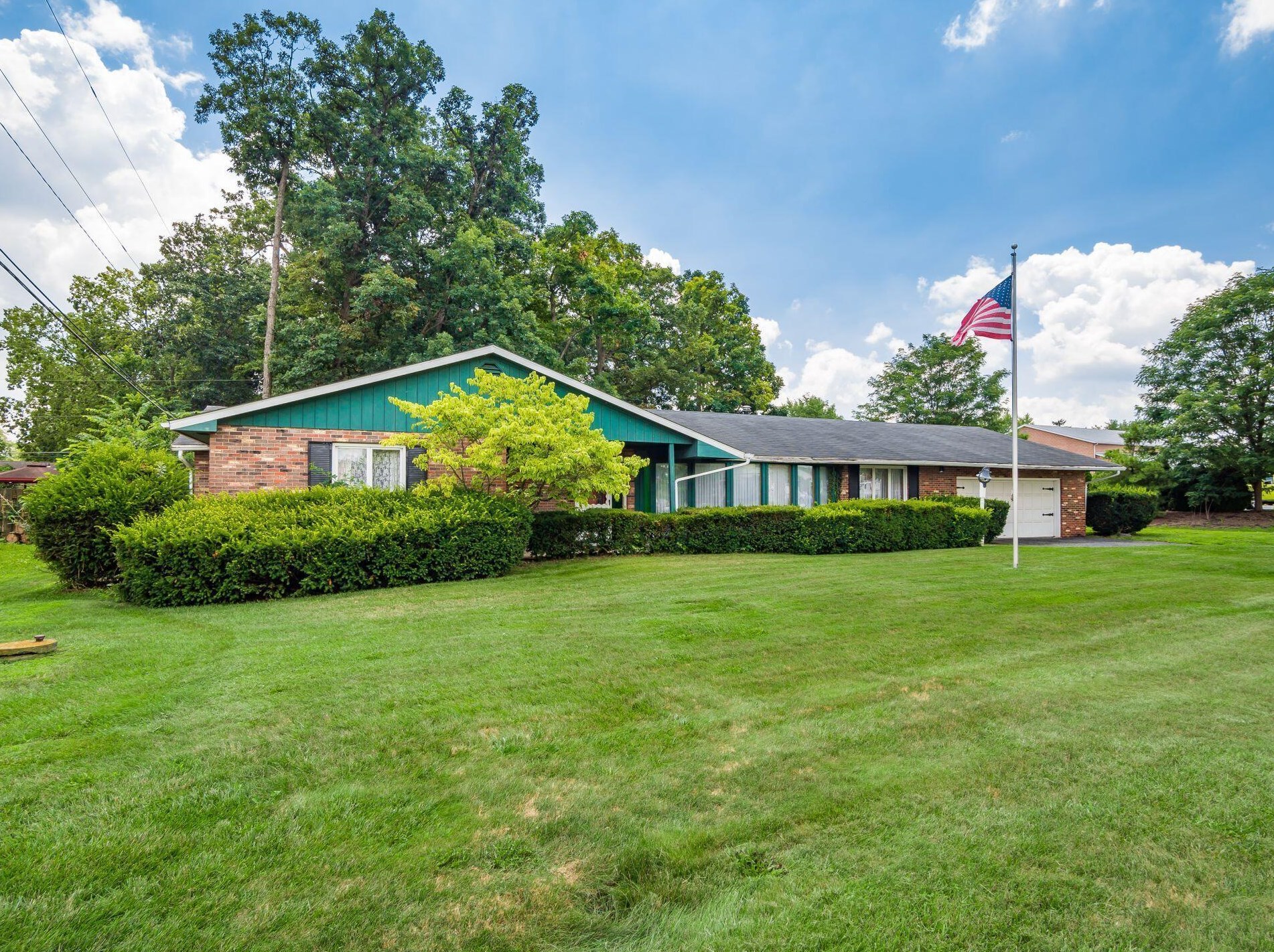 2169 White Rd, Darbydale, OH 43123-3668