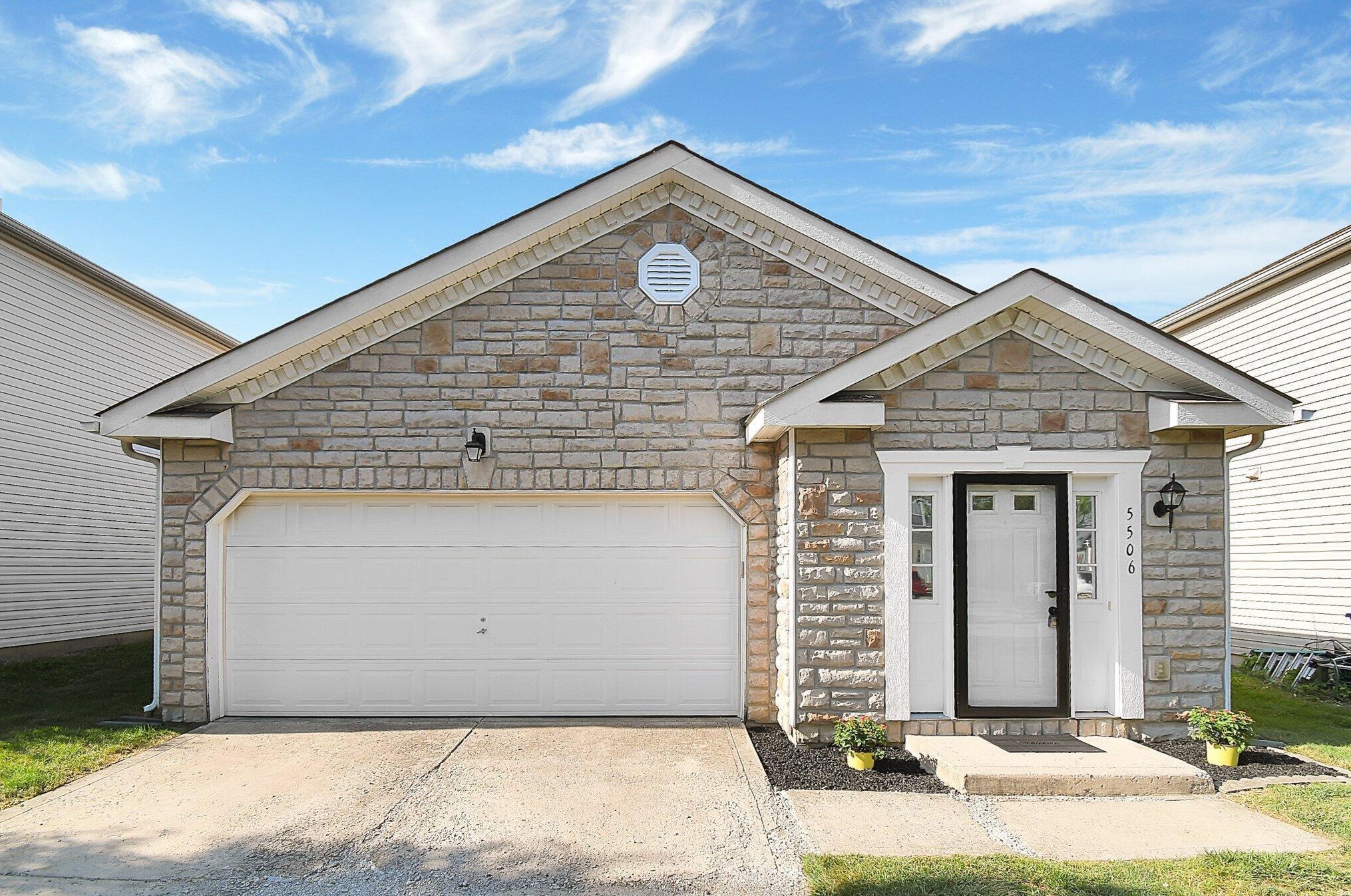 5506 Old Coble St, Cnl Wnchstr, OH 43110-7964
