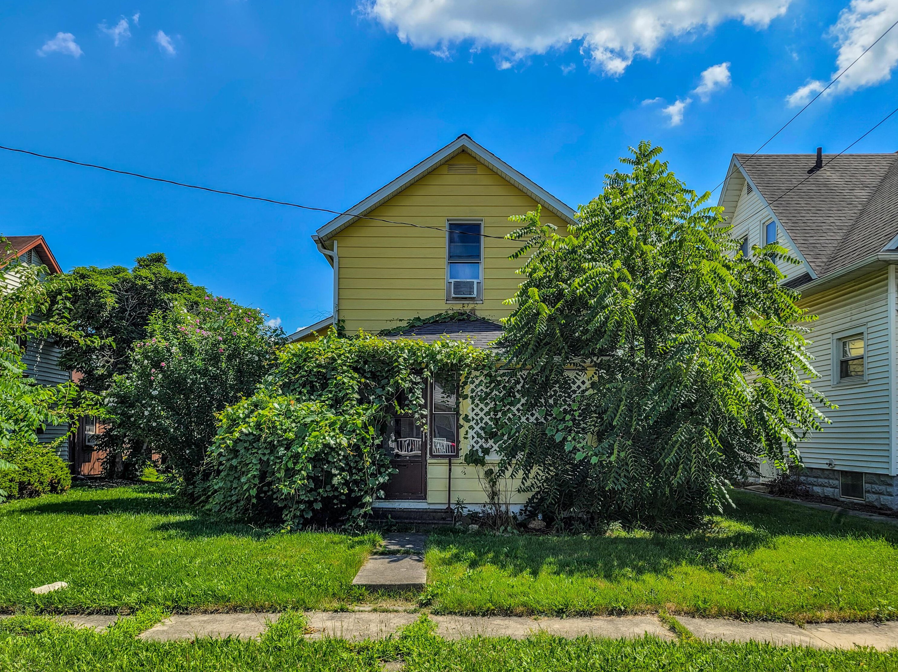 615 Oakwood Ave, Bucyrus, OH 44820-2858