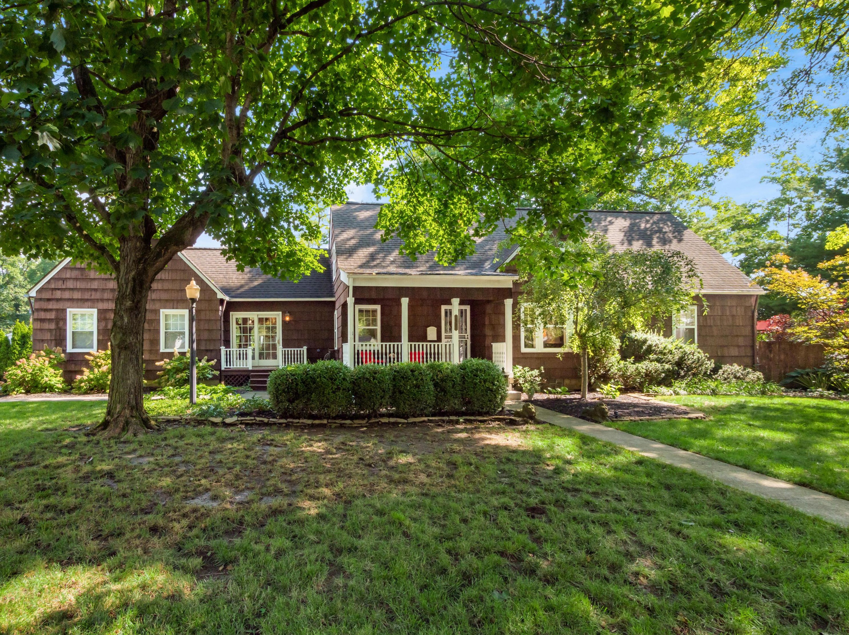 694 Yaronia Dr, Columbus, OH 43214-3164