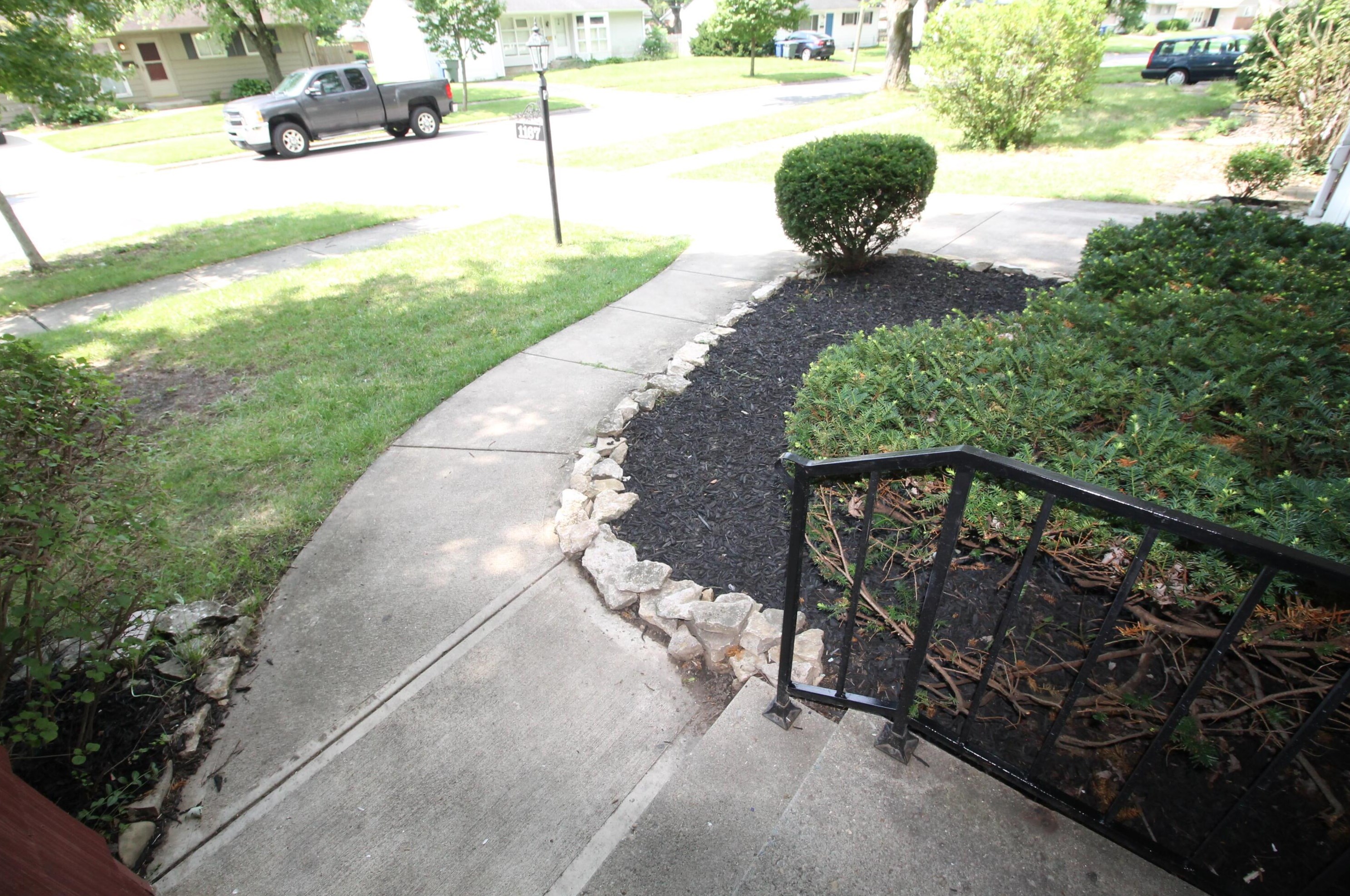 1167 Manfeld Dr, Columbus OH  43227-1435 exterior