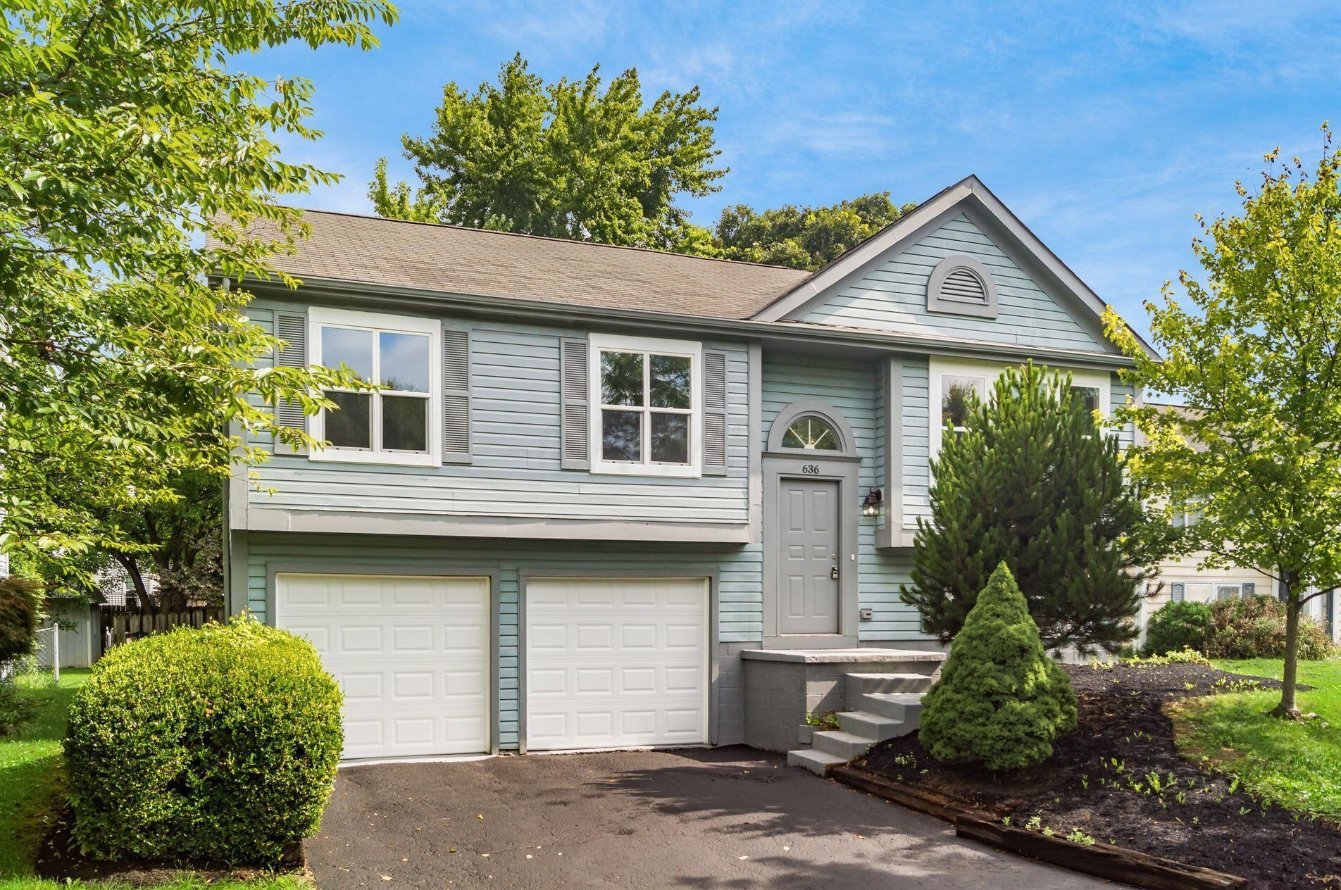 636 Lawson Dr, Westerville, OH 43081-4642
