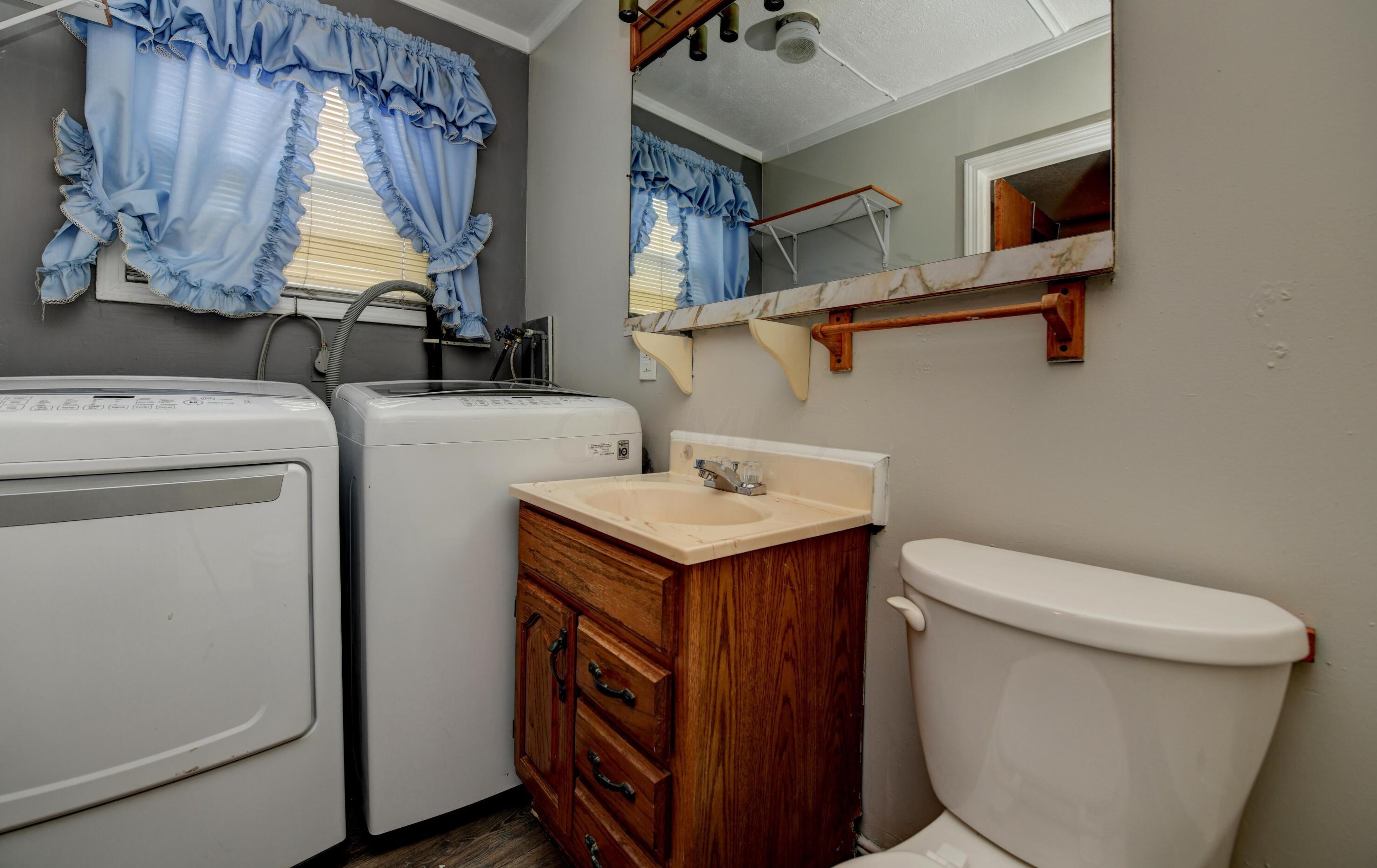 915 20th Ave, Columbus OH  43211-2401 exterior