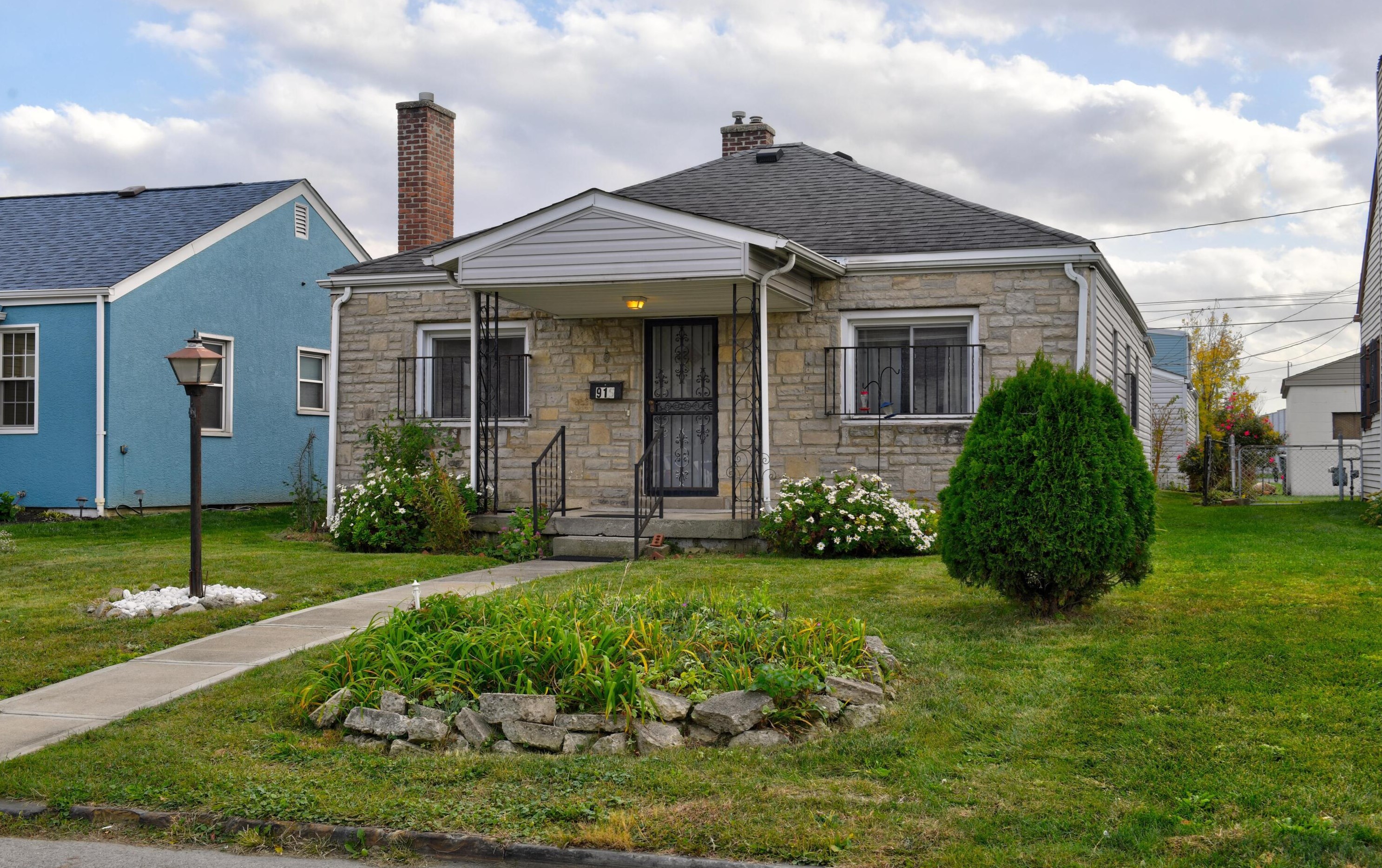 915 20th Ave, Columbus OH  43211-2401 exterior