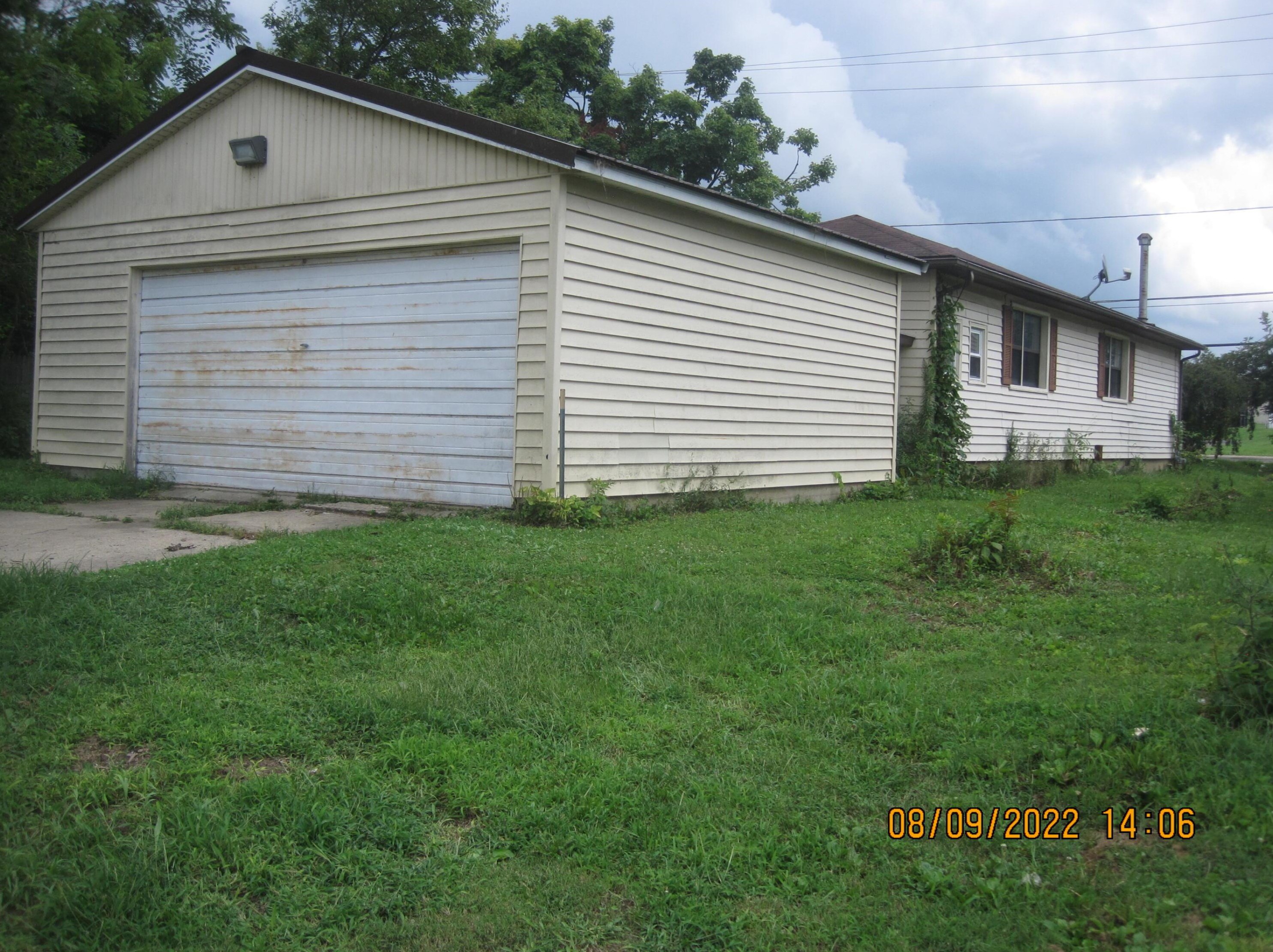 622 E Elm St, Washington CH, OH 43160