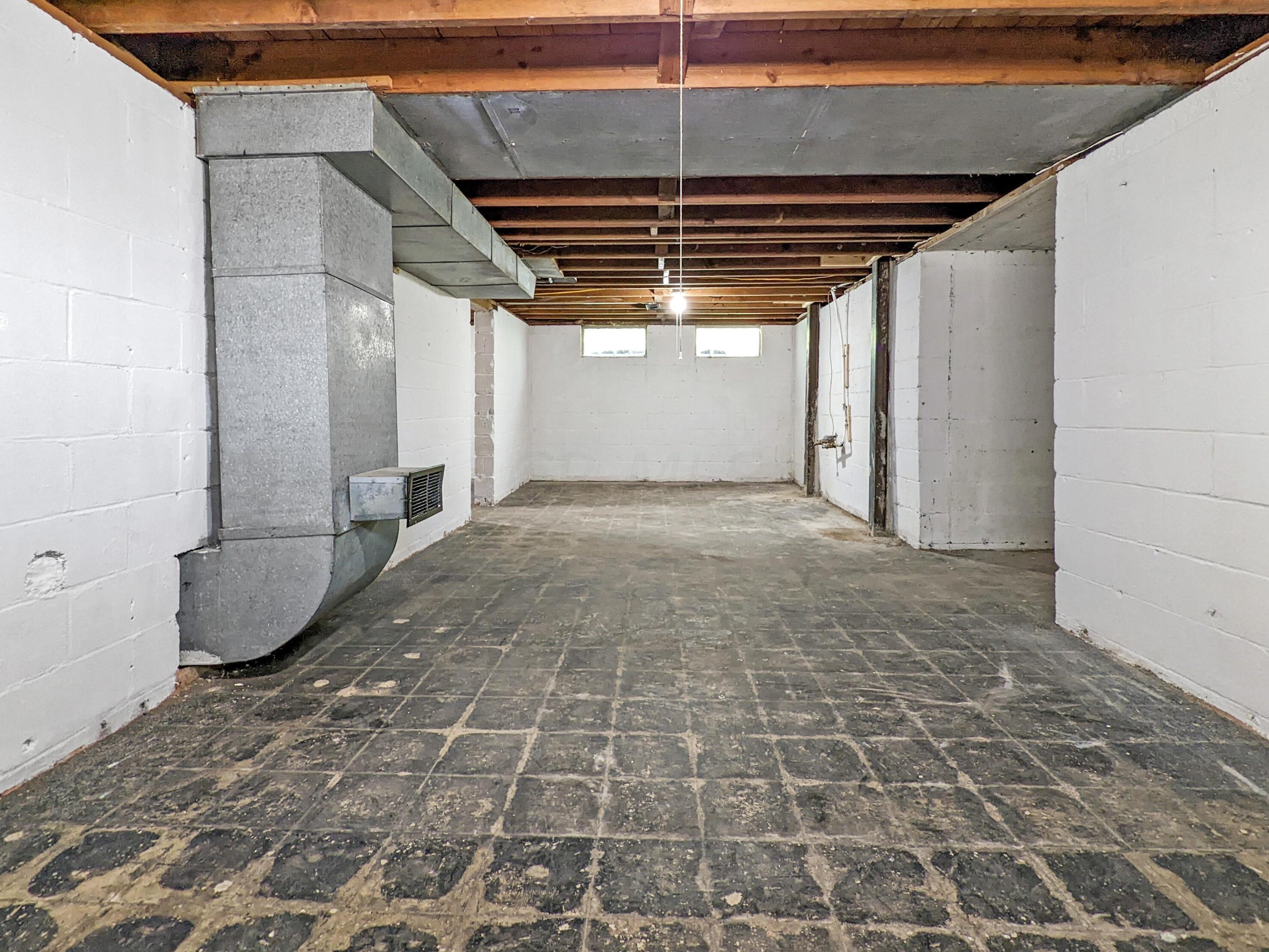 864 Wainwright Dr, Columbus OH  43224-3950 exterior