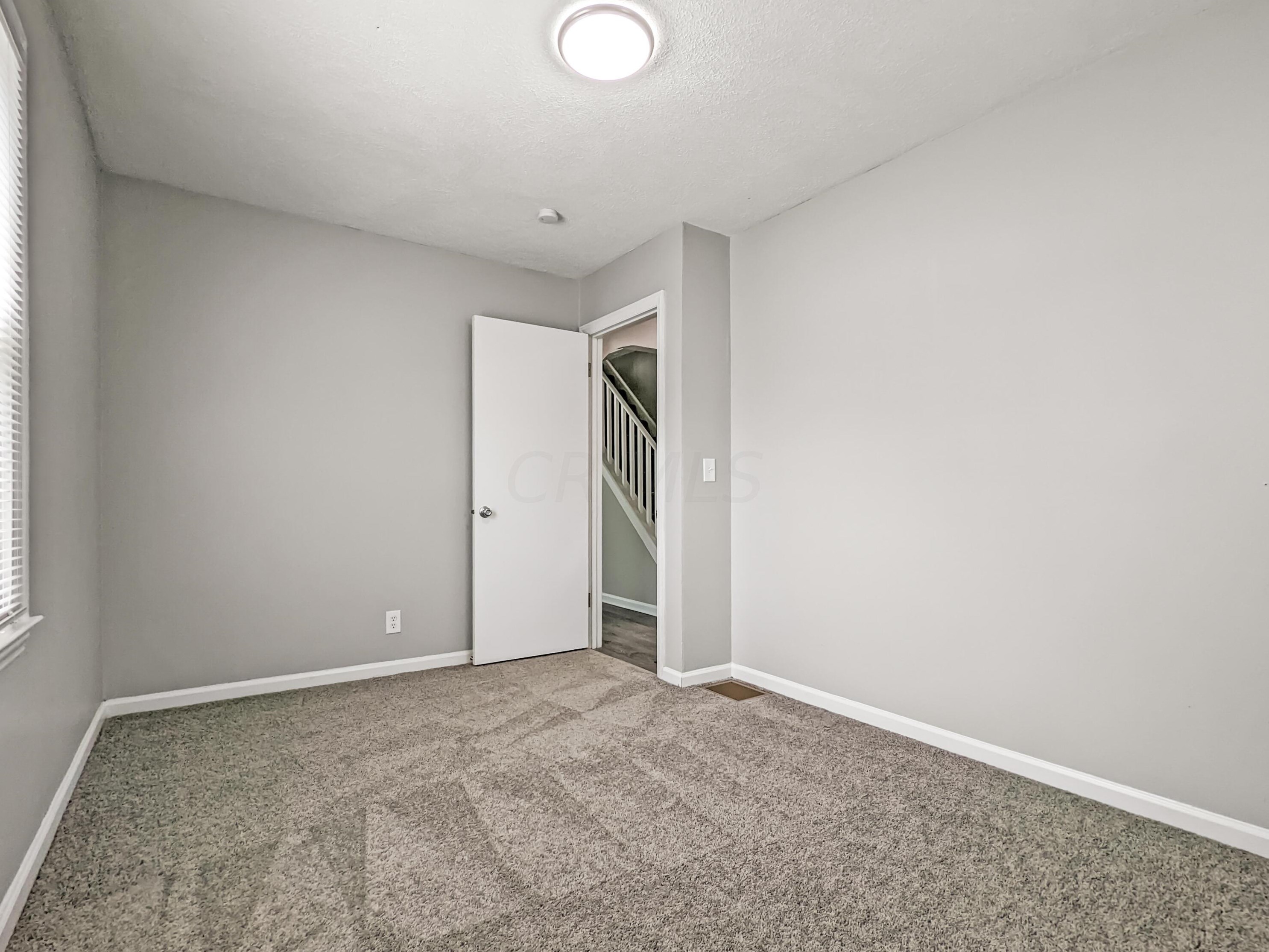 864 Wainwright Dr, Columbus OH  43224-3950 exterior