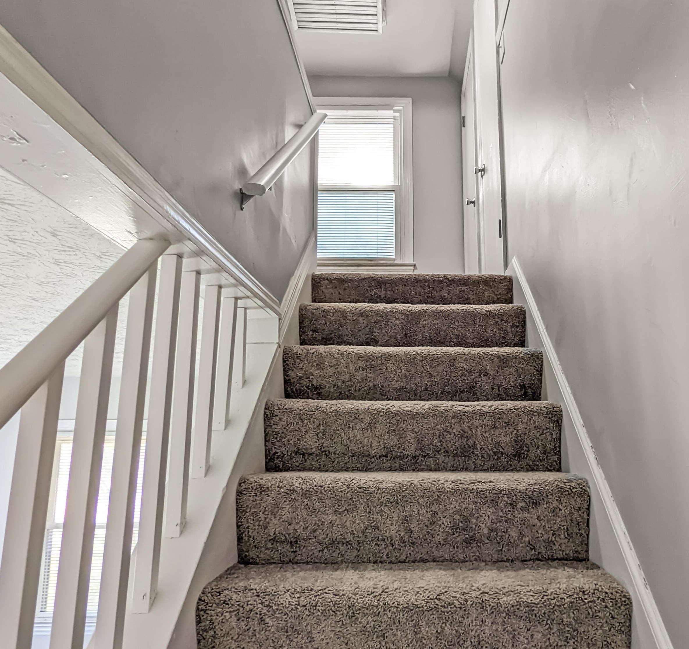 864 Wainwright Dr, Columbus OH  43224-3950 exterior