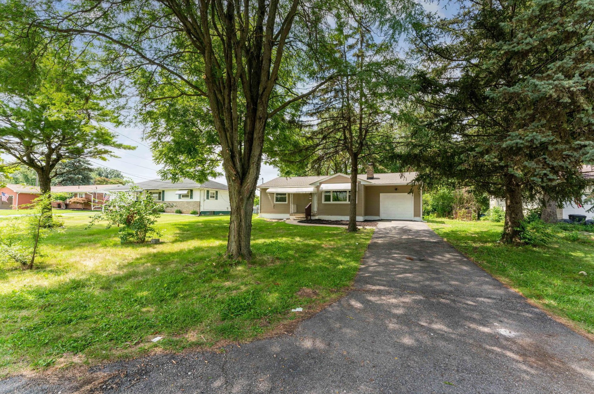 399 Garden Heights Ave, Columbus OH  43228-5305 exterior