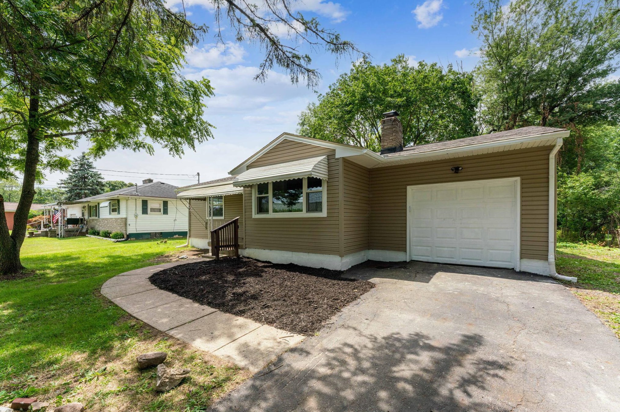 399 Garden Heights Ave, Columbus OH  43228-5305 exterior