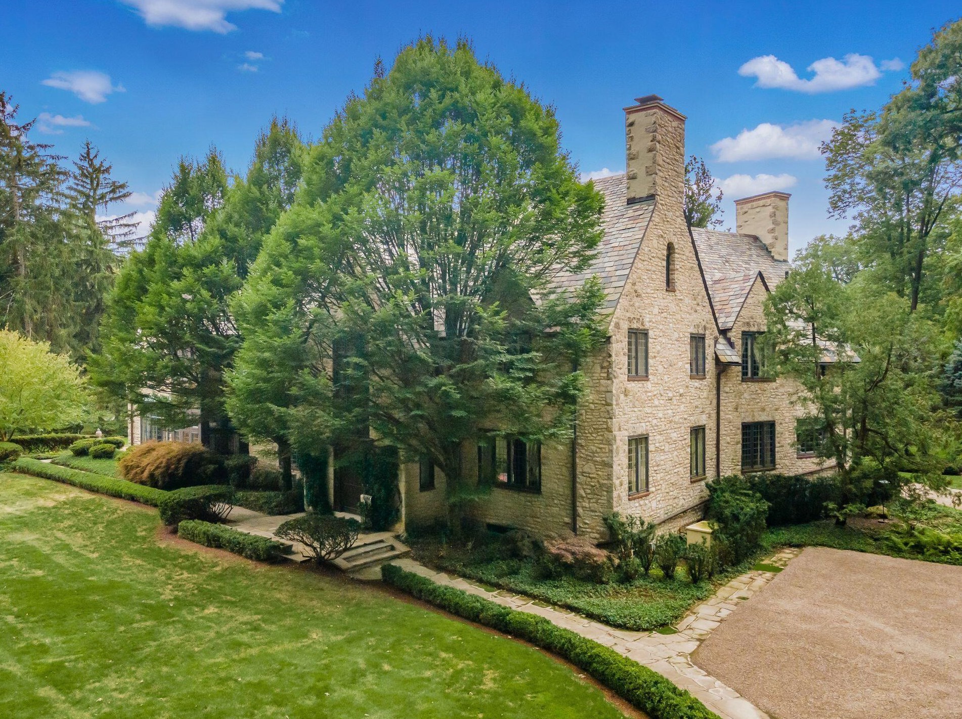 189 Parkview Ave, Columbus OH 43209-1676 exterior