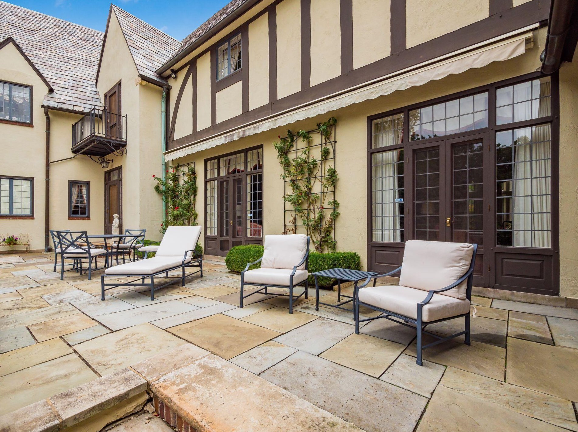 189 Parkview Ave, Columbus OH 43209-1676 exterior