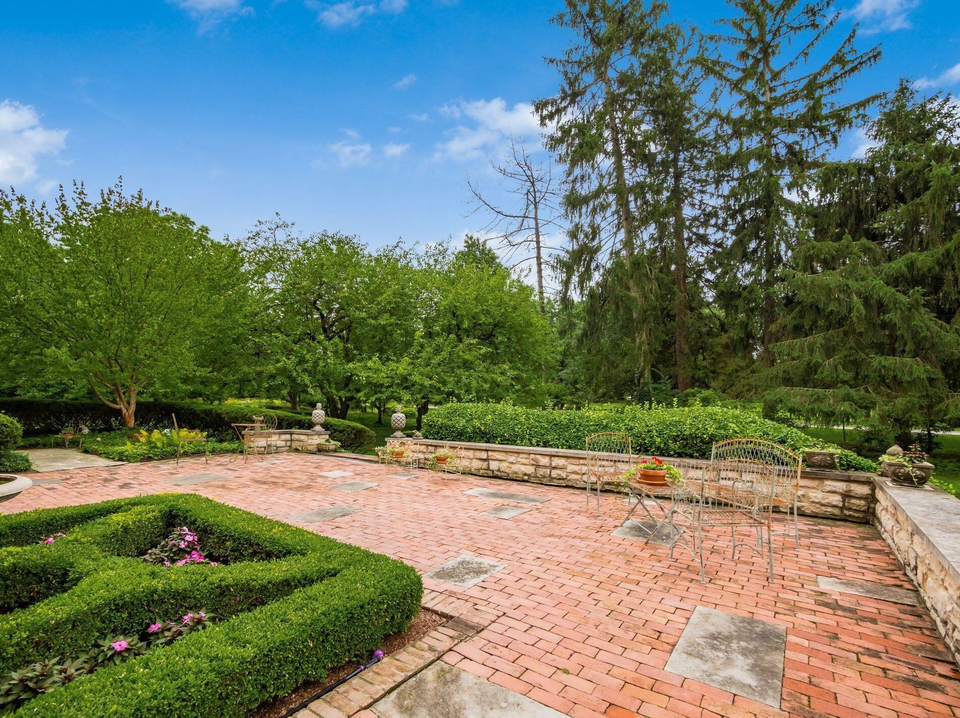 189 Parkview Ave, Columbus OH 43209-1676 exterior