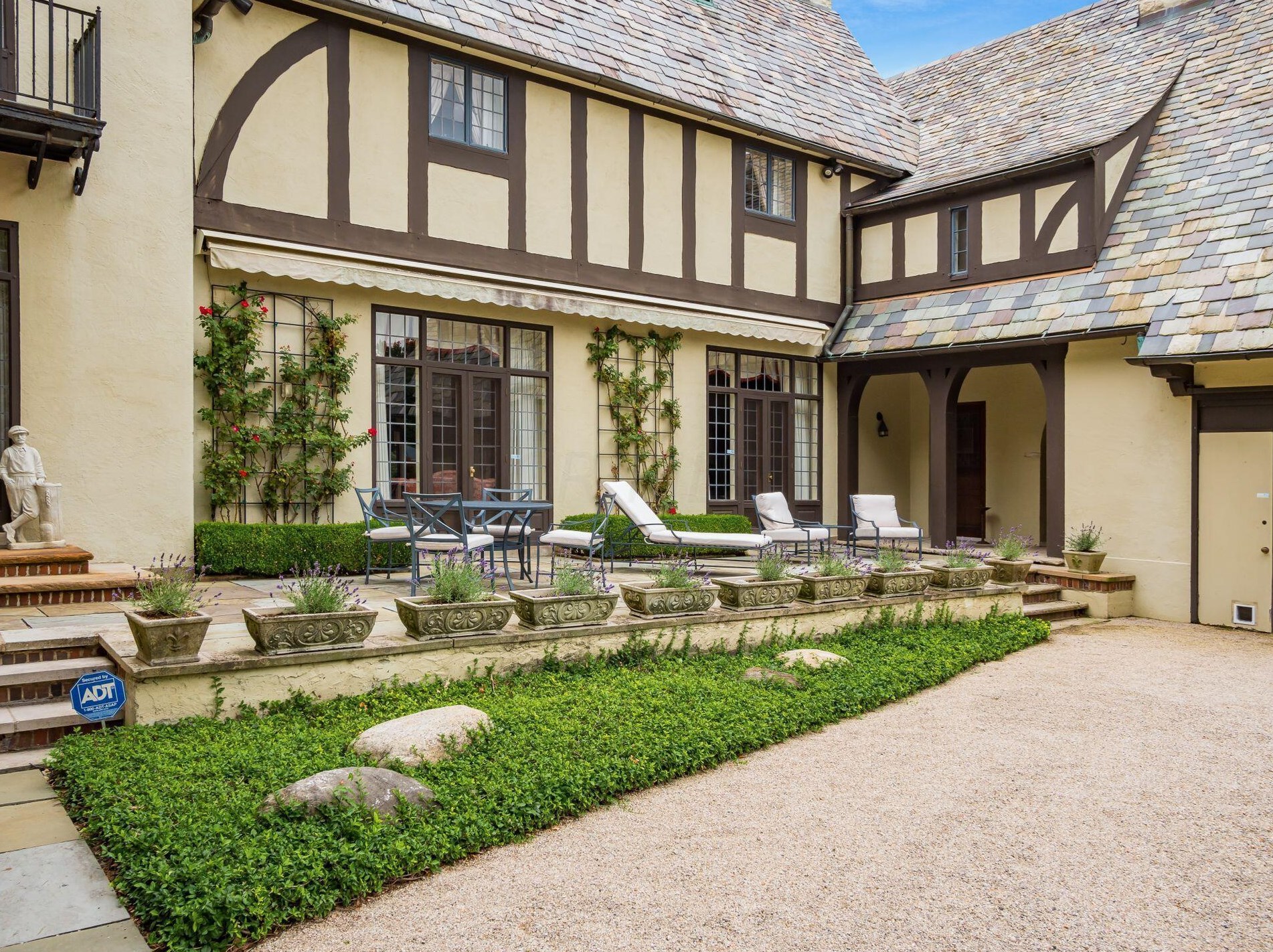 189 Parkview Ave, Columbus OH 43209-1676 exterior