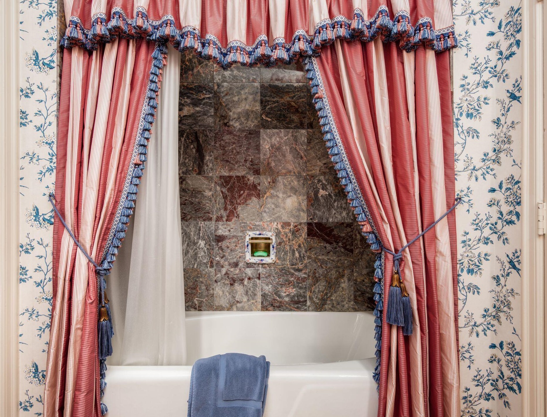 189 Parkview Ave, Columbus OH 43209-1676 exterior