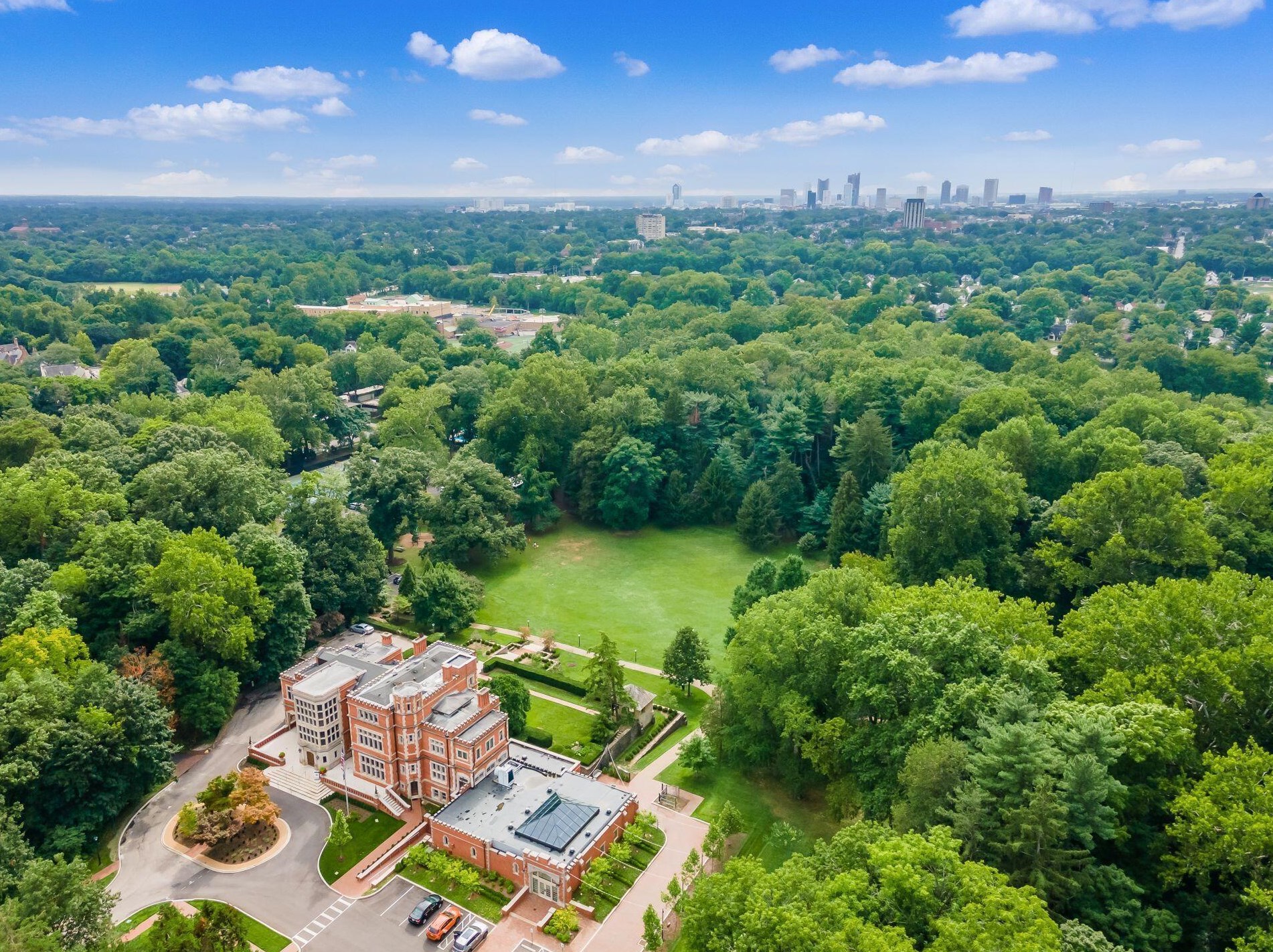 189 Parkview Ave, Columbus OH 43209-1676 exterior