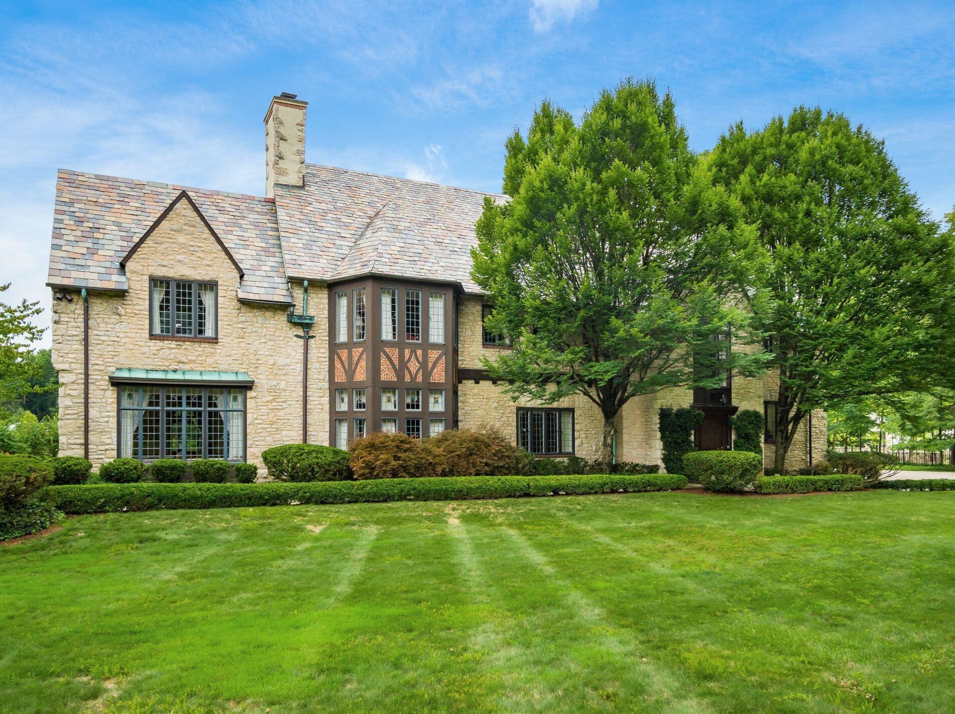 189 Parkview Ave, Columbus, OH 43209-1435