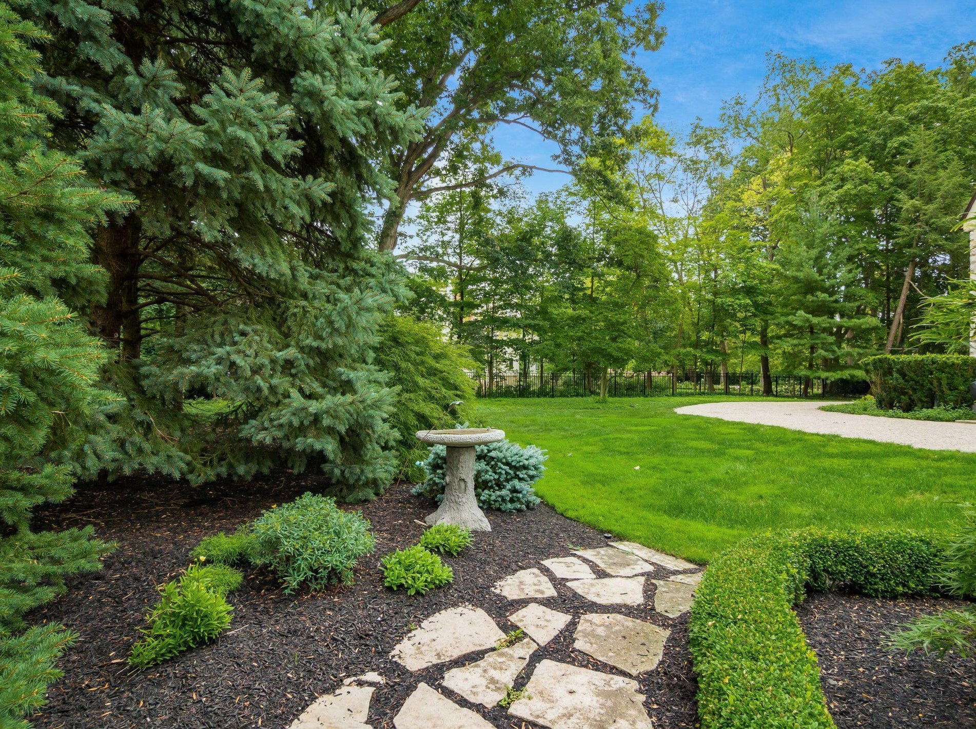 189 Parkview Ave, Columbus OH 43209-1676 exterior