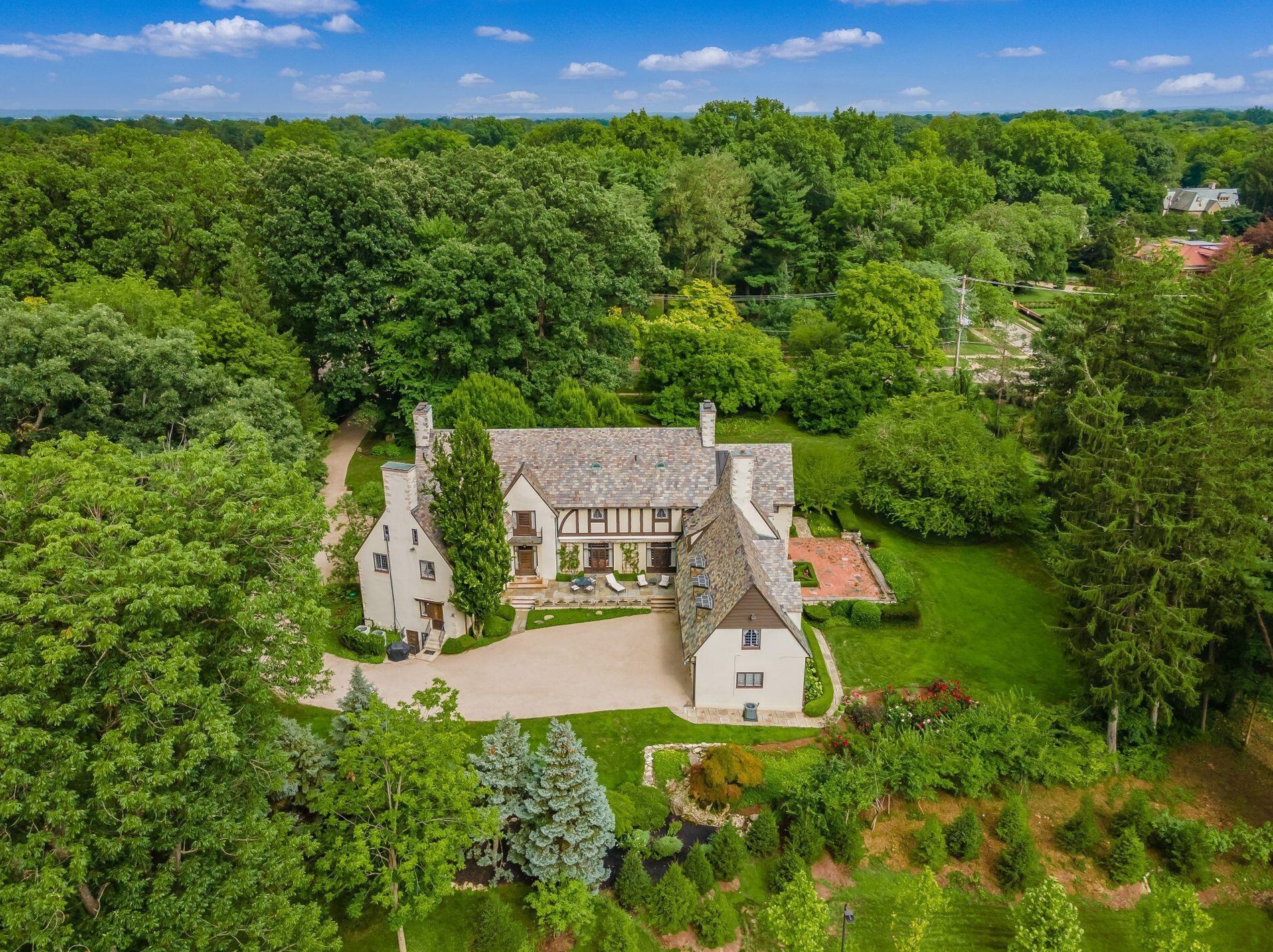 189 Parkview Ave, Columbus OH 43209-1676 exterior