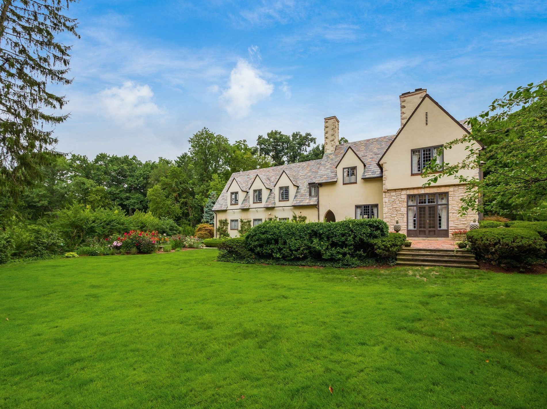 189 Parkview Ave, Columbus OH 43209-1676 exterior