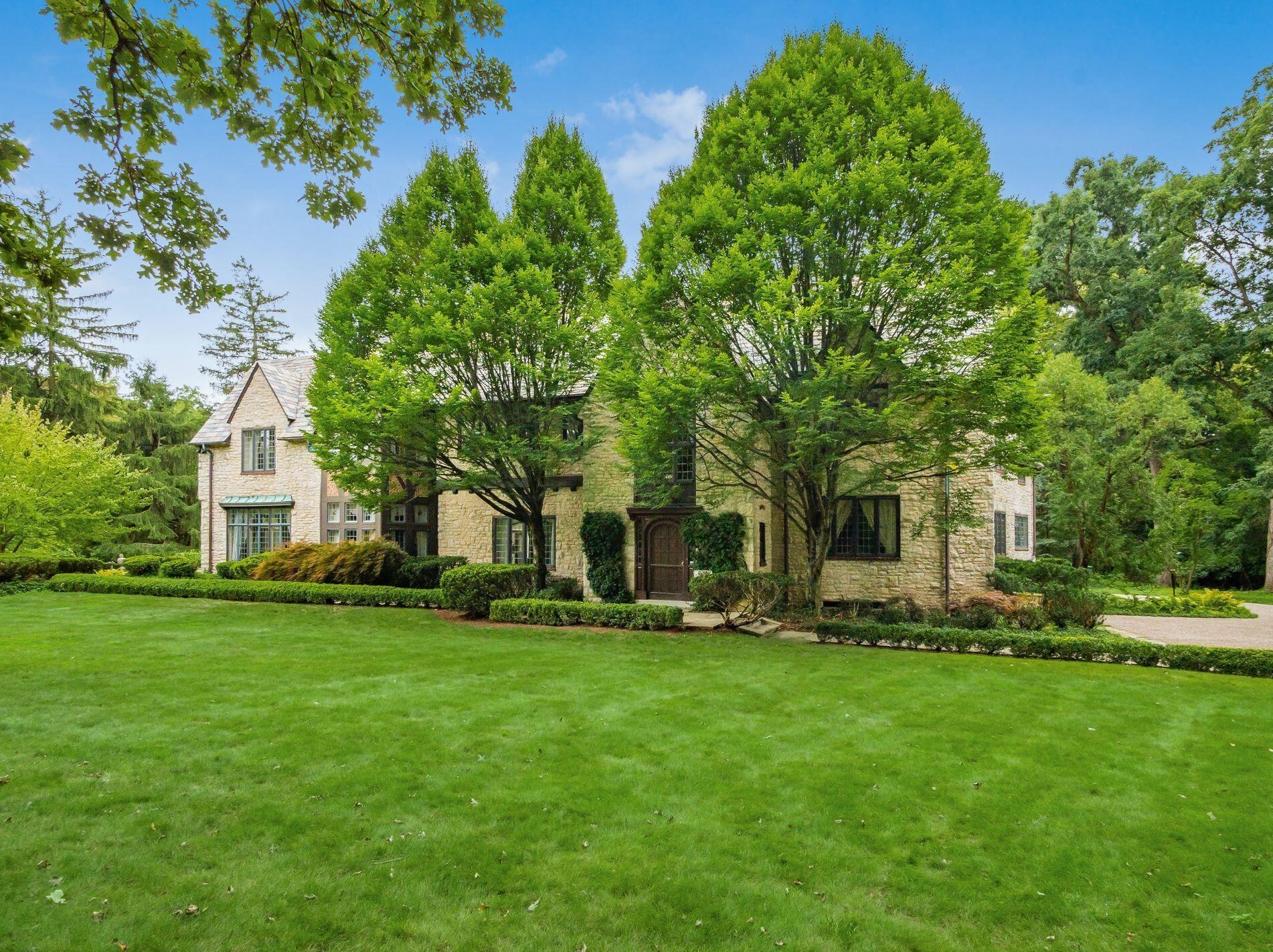 189 Parkview Ave, Columbus OH 43209-1676 exterior