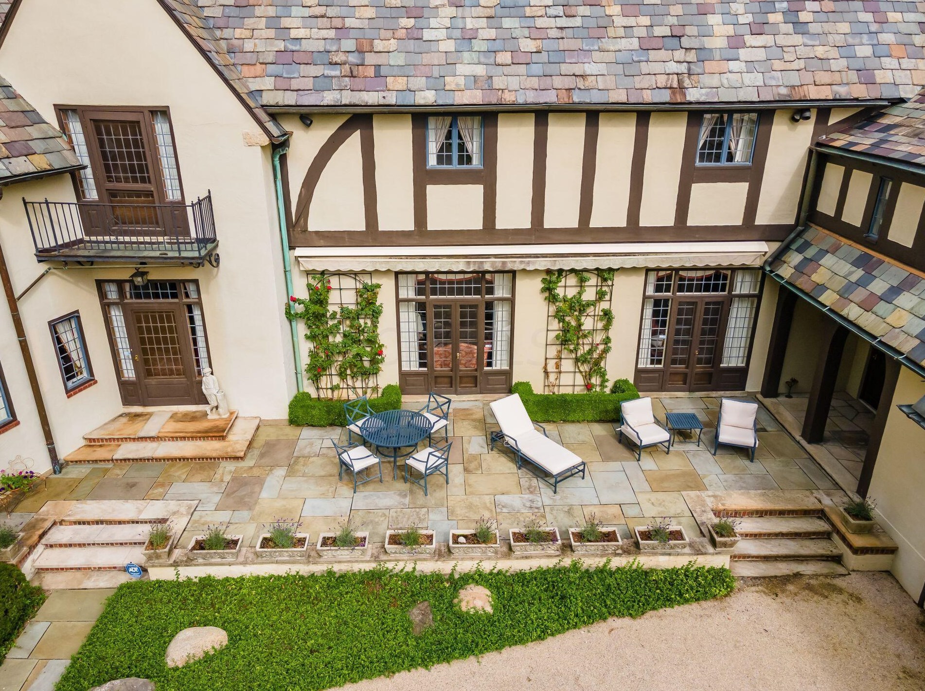 189 Parkview Ave, Columbus OH 43209-1676 exterior